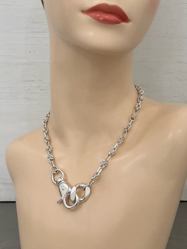 BROKEN FANCY LINK CHAIN