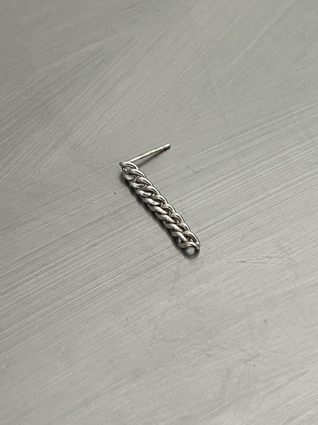 CURB DROP SILVER EARRING