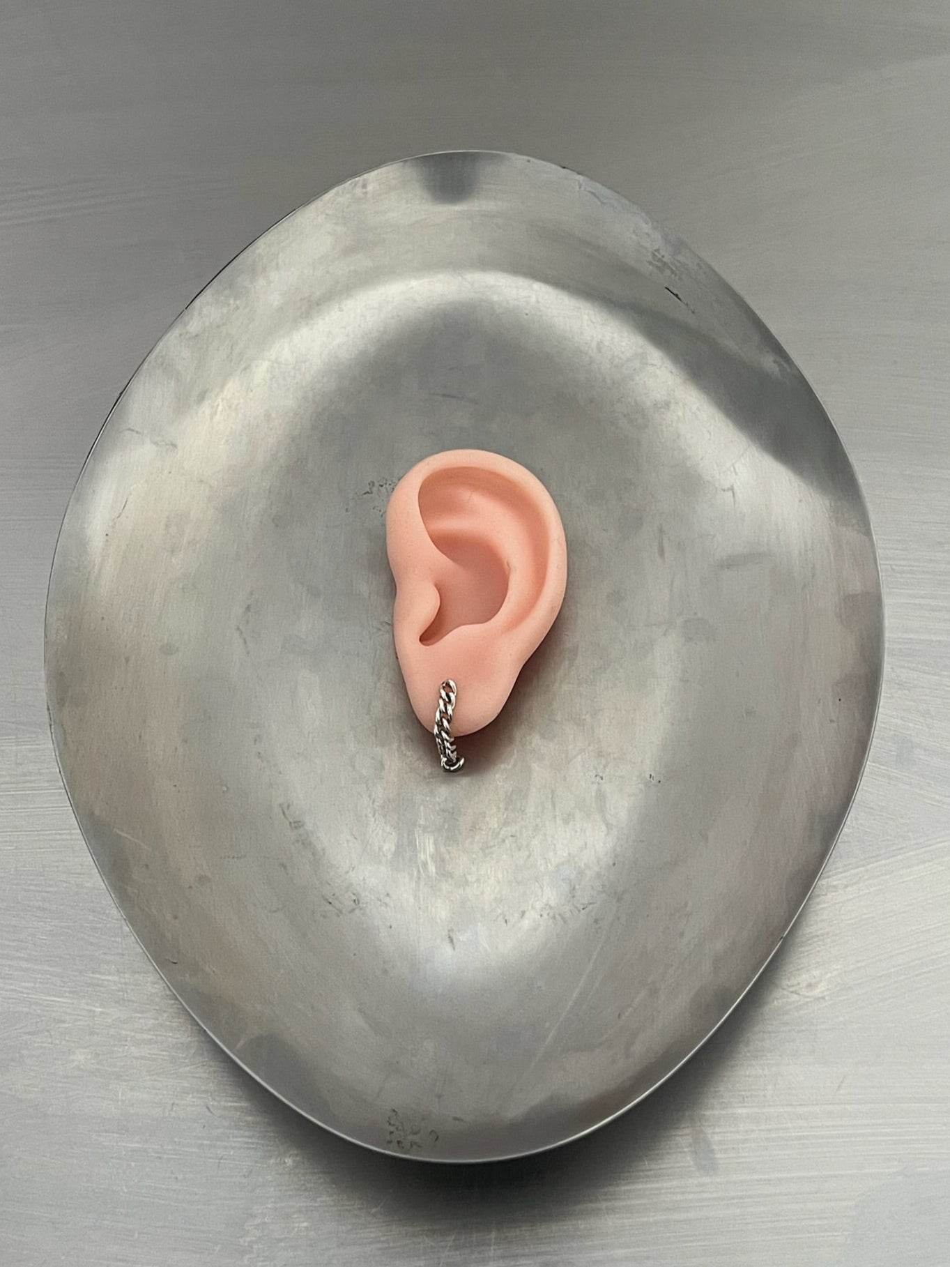 CURB DROP SILVER EARRING