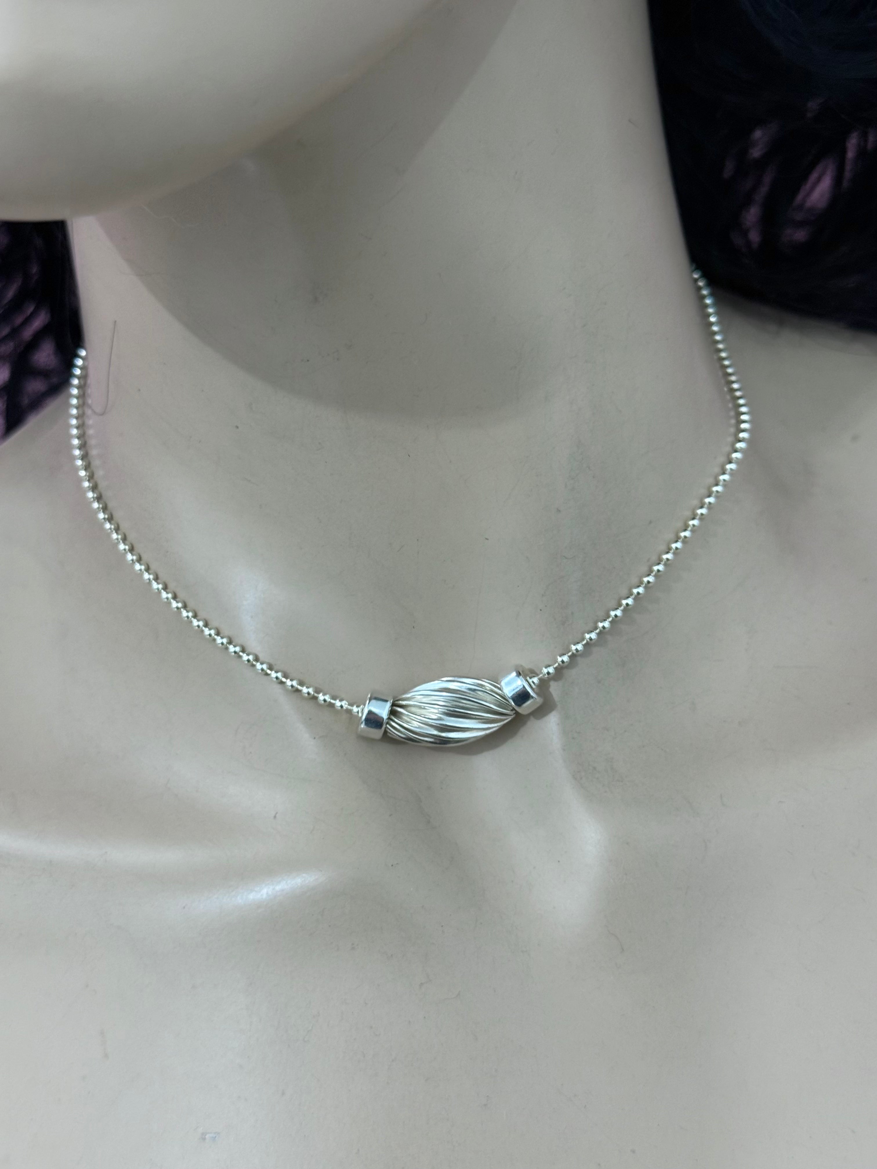 KORA BEAD CHOKER