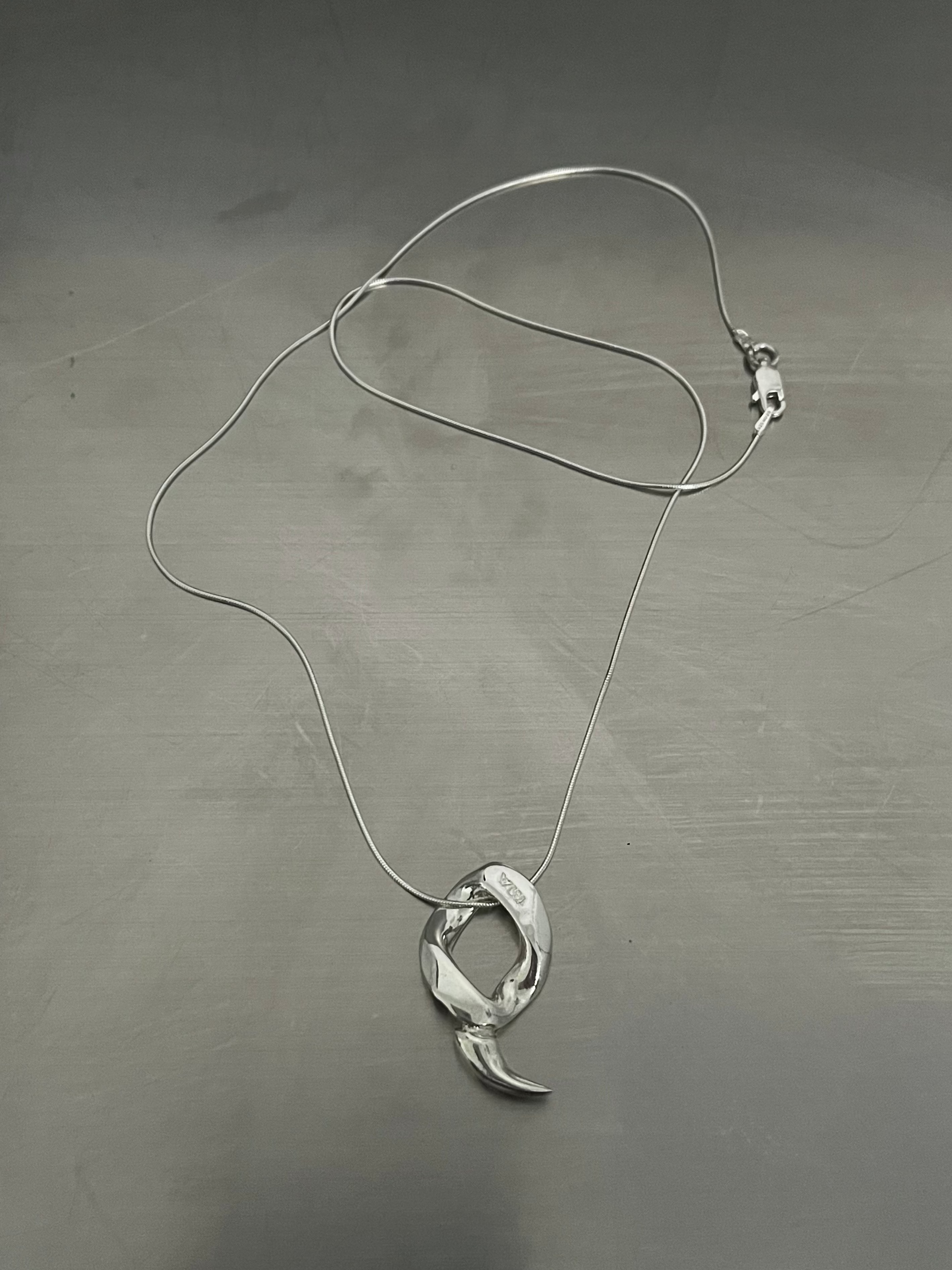 SNAKE LAYERING NECKLACE