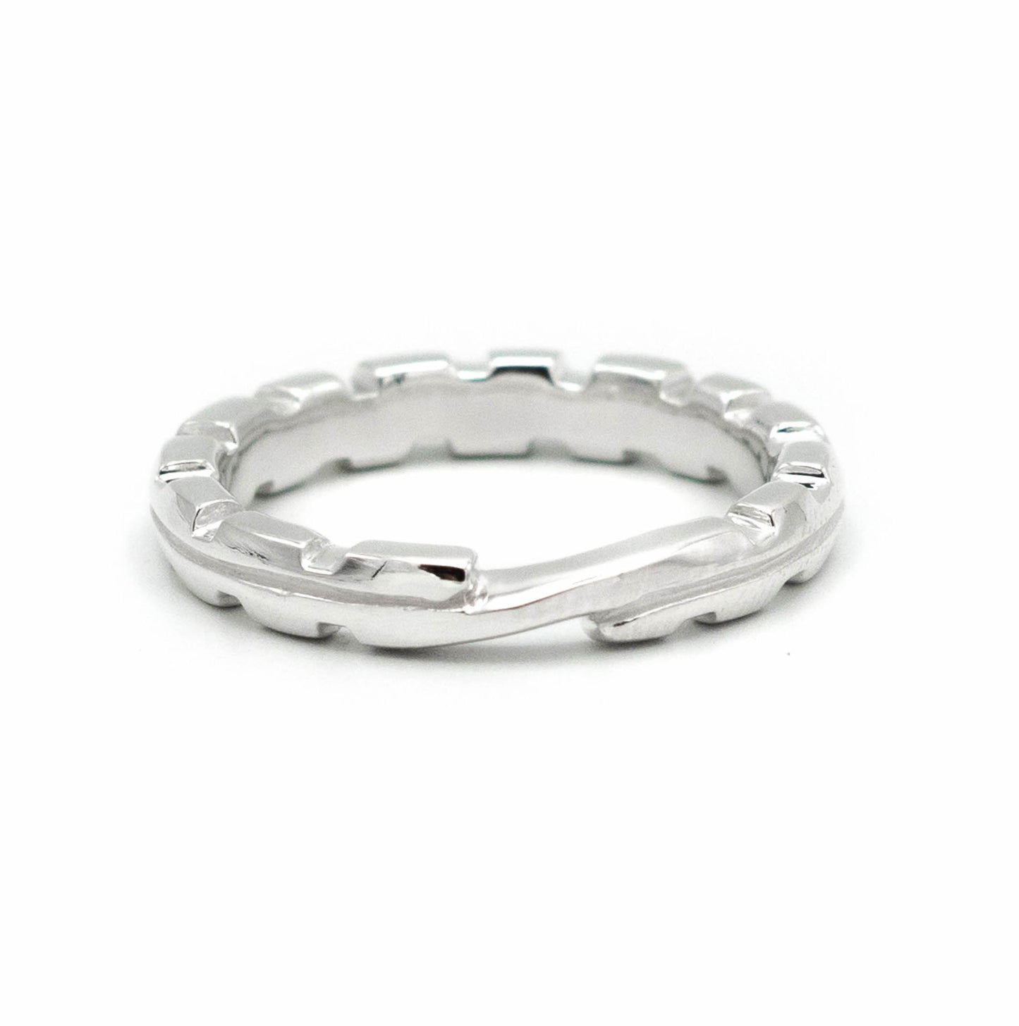 Textured groove pattern band ring in silver . Flats