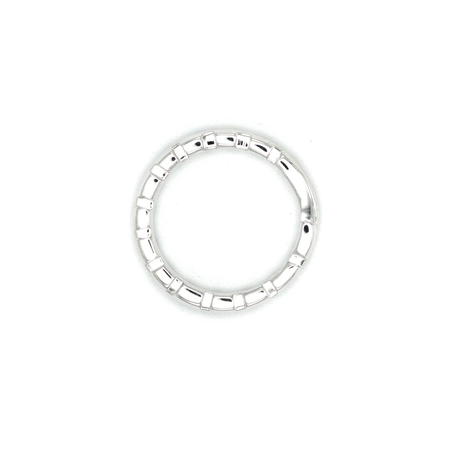 Textured groove pattern band ring in silver . Flats