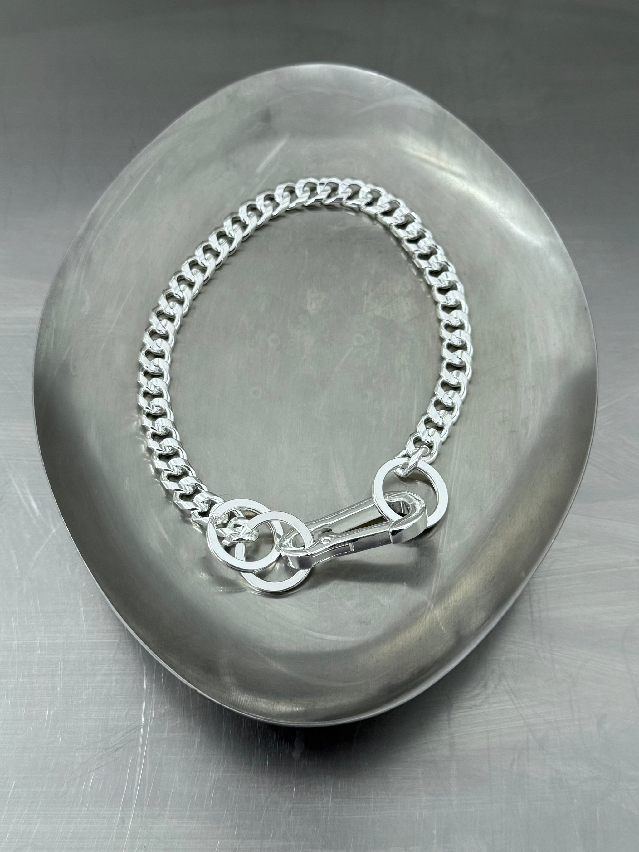 PEAR CURB NECKLACE