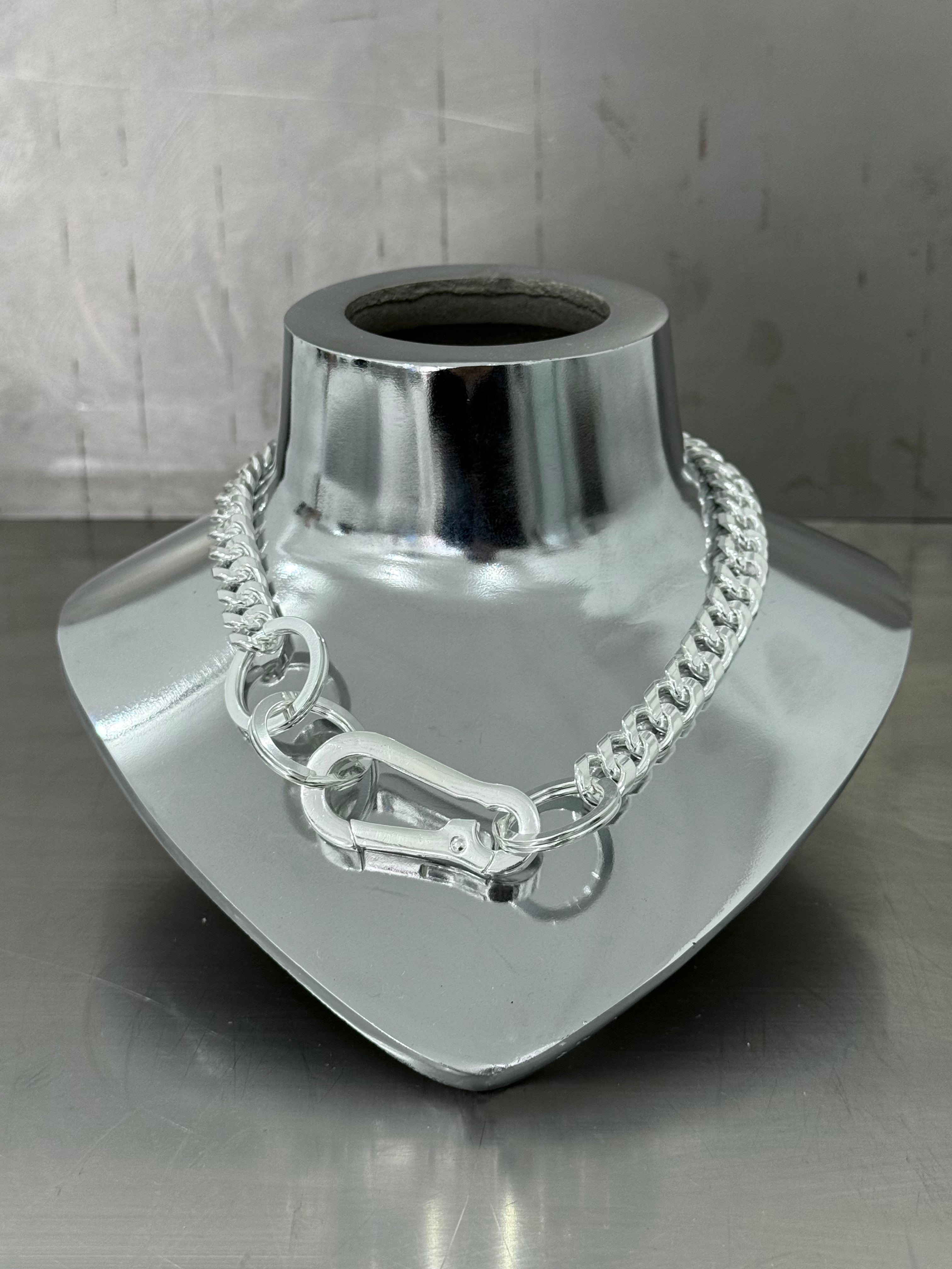 PEAR CURB NECKLACE