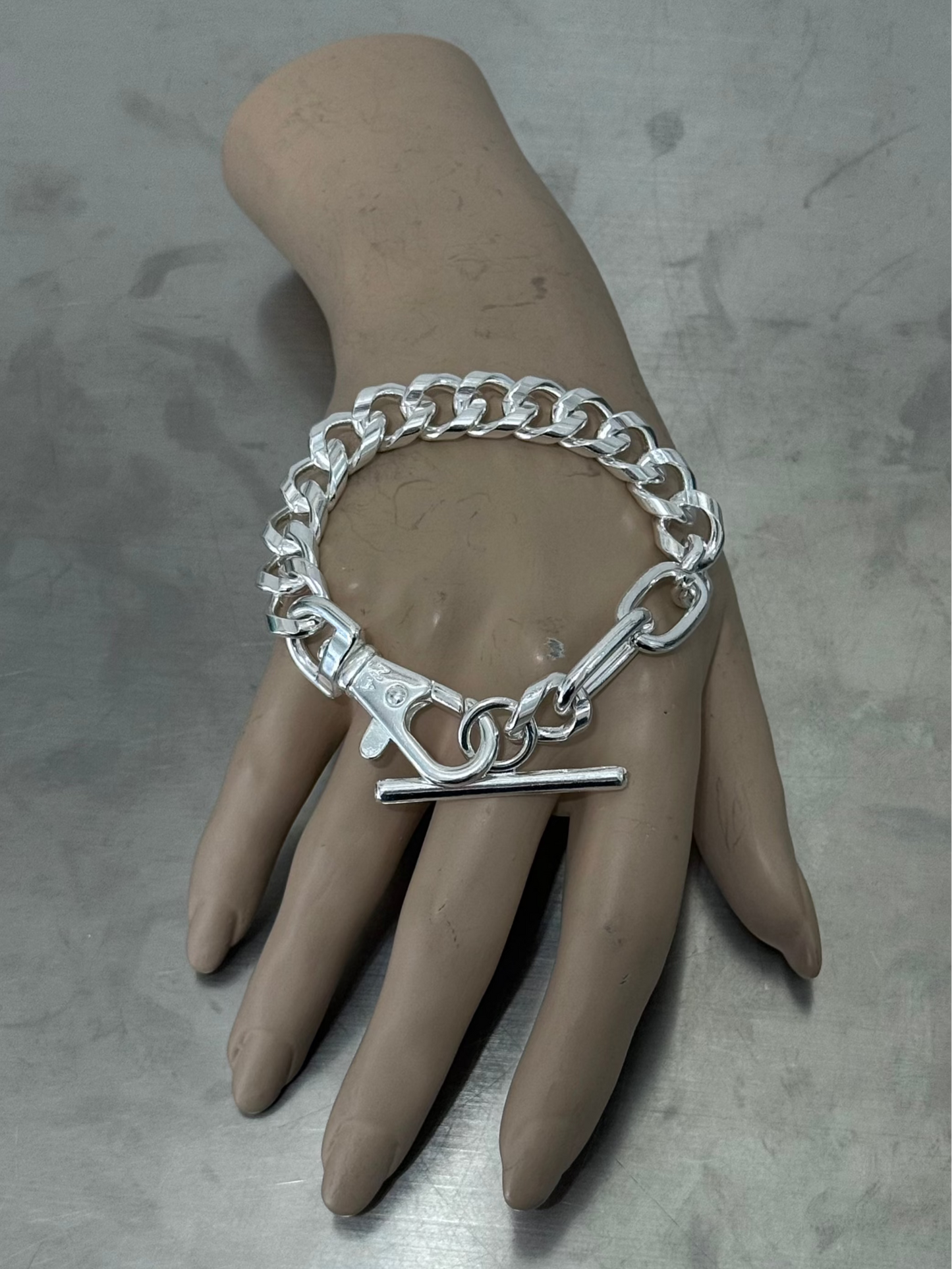 TOMMI CURB BRACELET