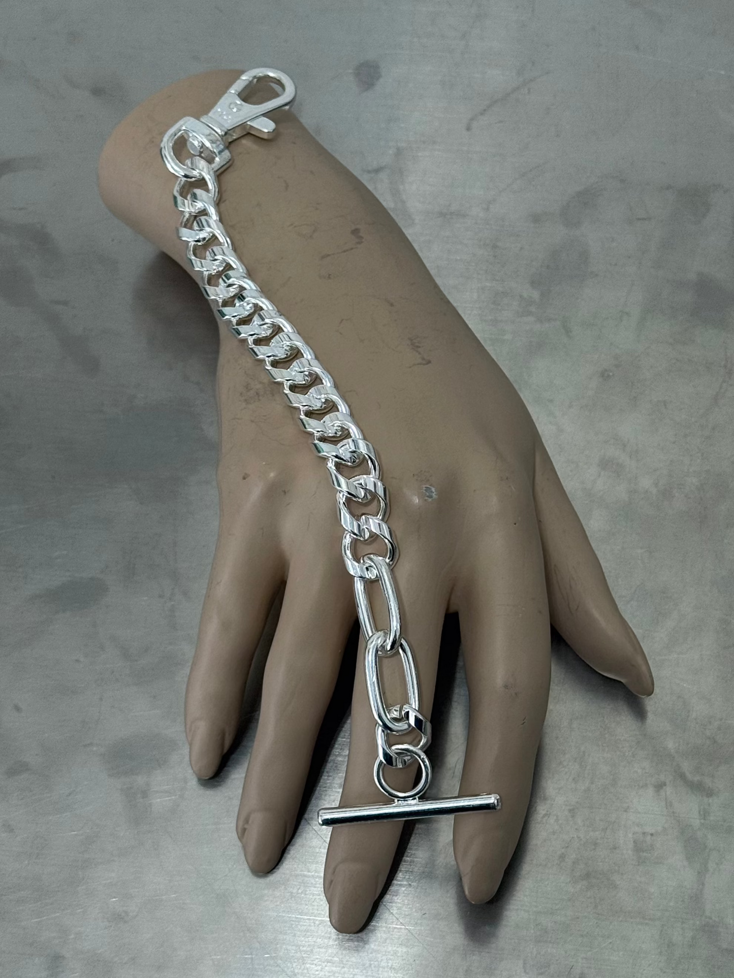 TOMMI CURB BRACELET