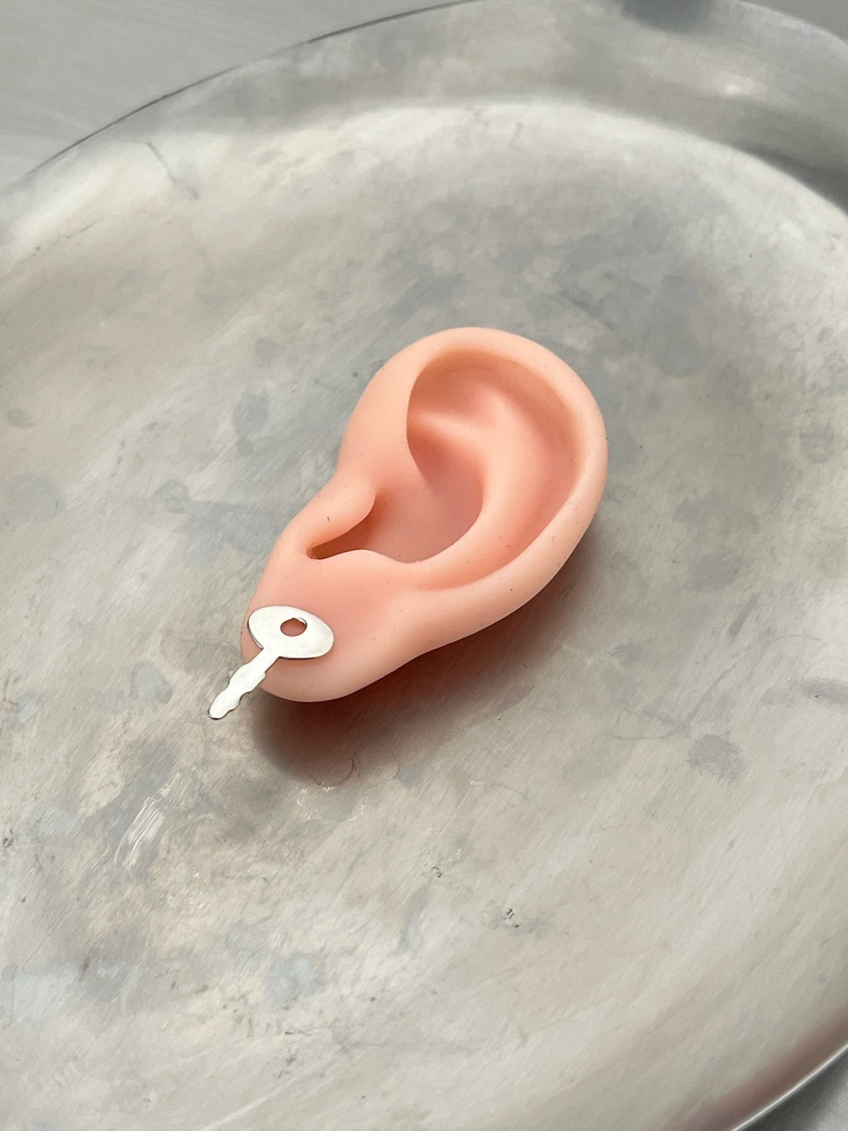 KEY POST EARRING