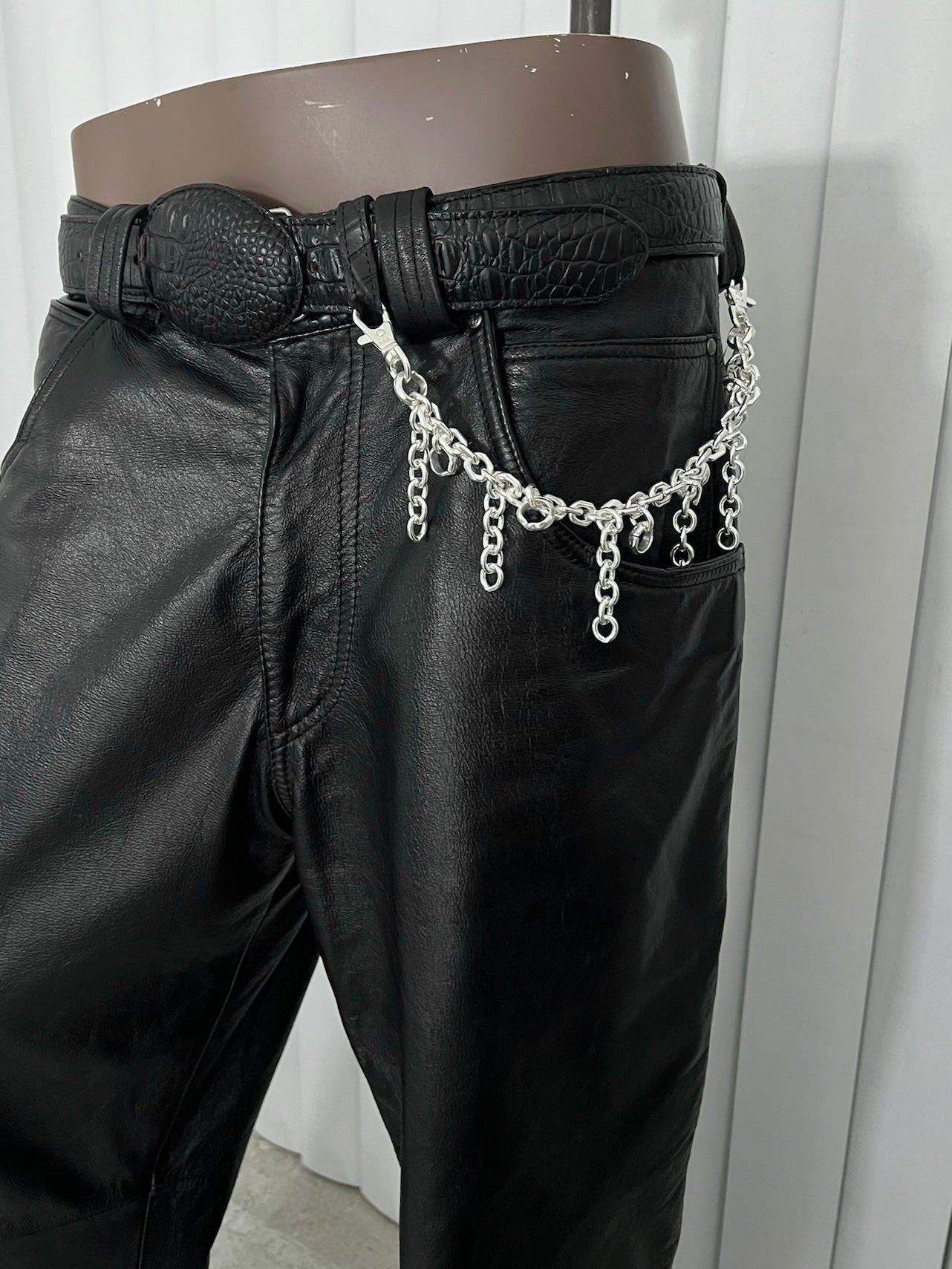 FRINGE KEYCHAIN