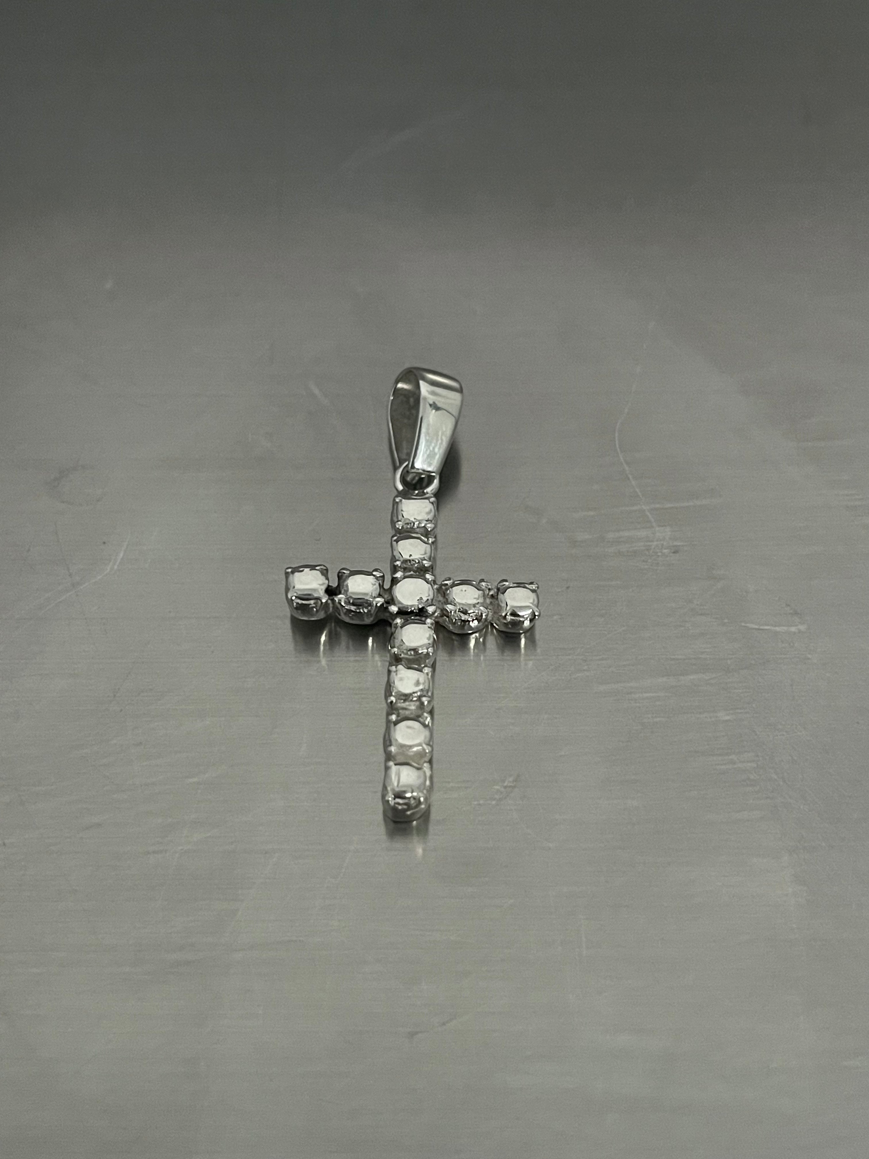 SILVER STONE CROSS PENDANT