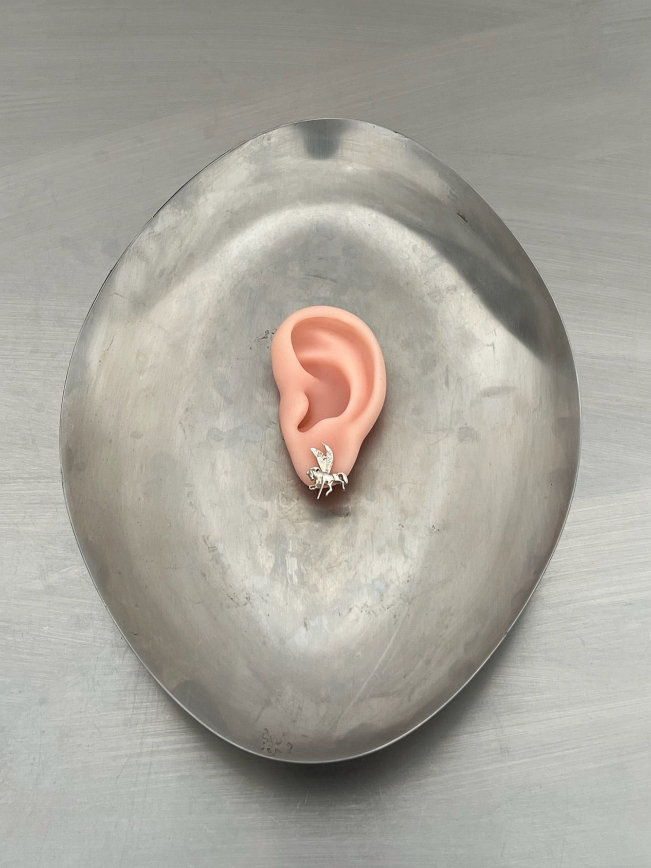 MINI PEGASUS POST EARRING