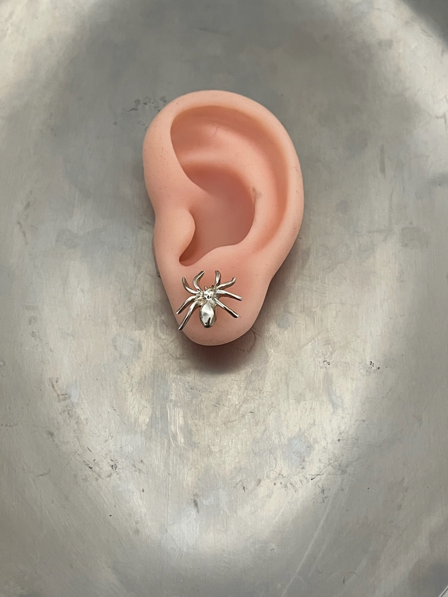 SPYDER SILVER STUD EARRING