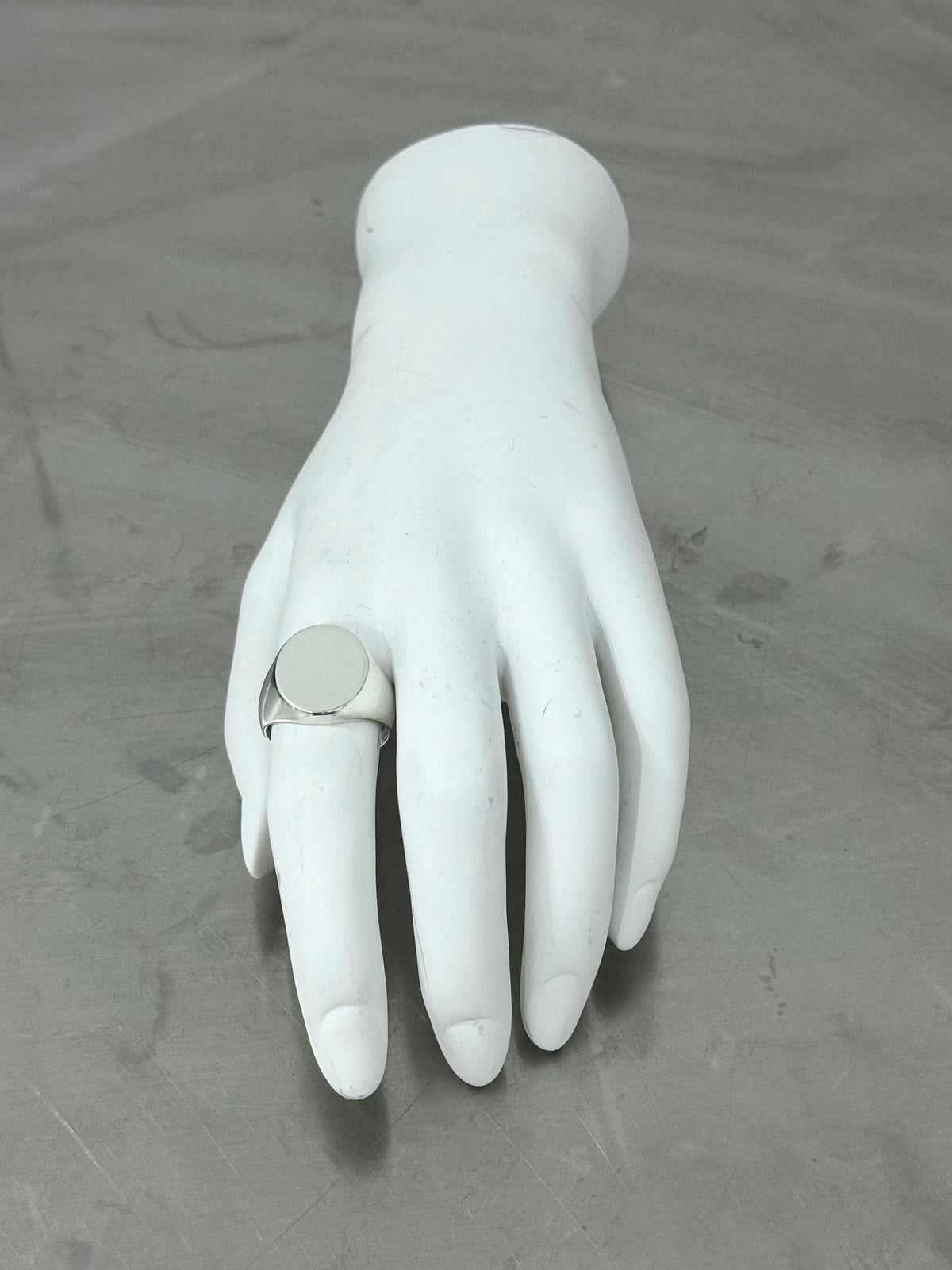 OVAL SIGNET RING | MARTINE ALI