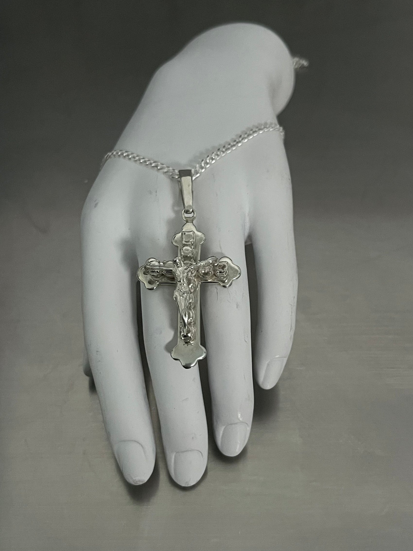 RUI CROSS PENDANT