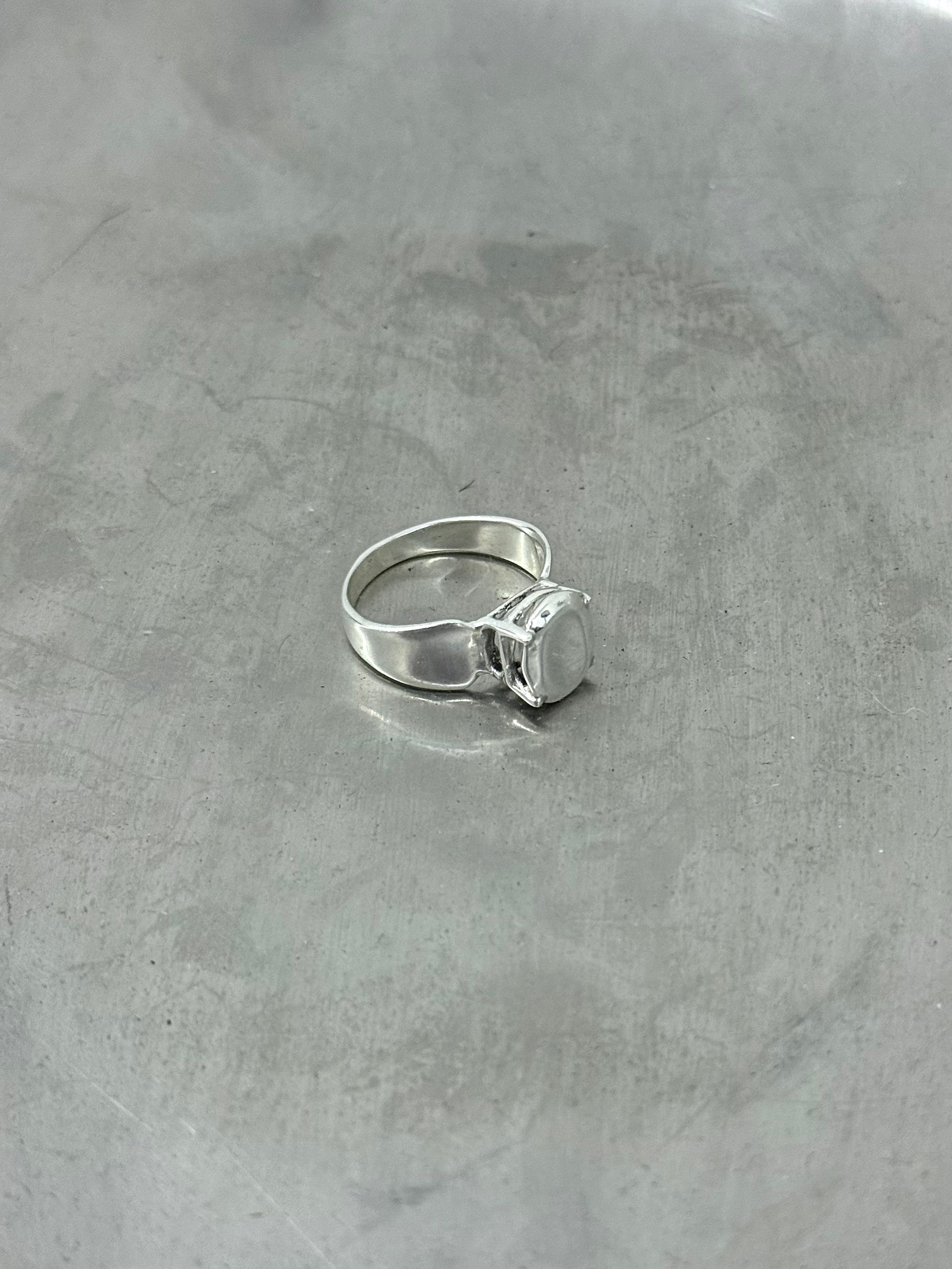 SILVER STONE RING