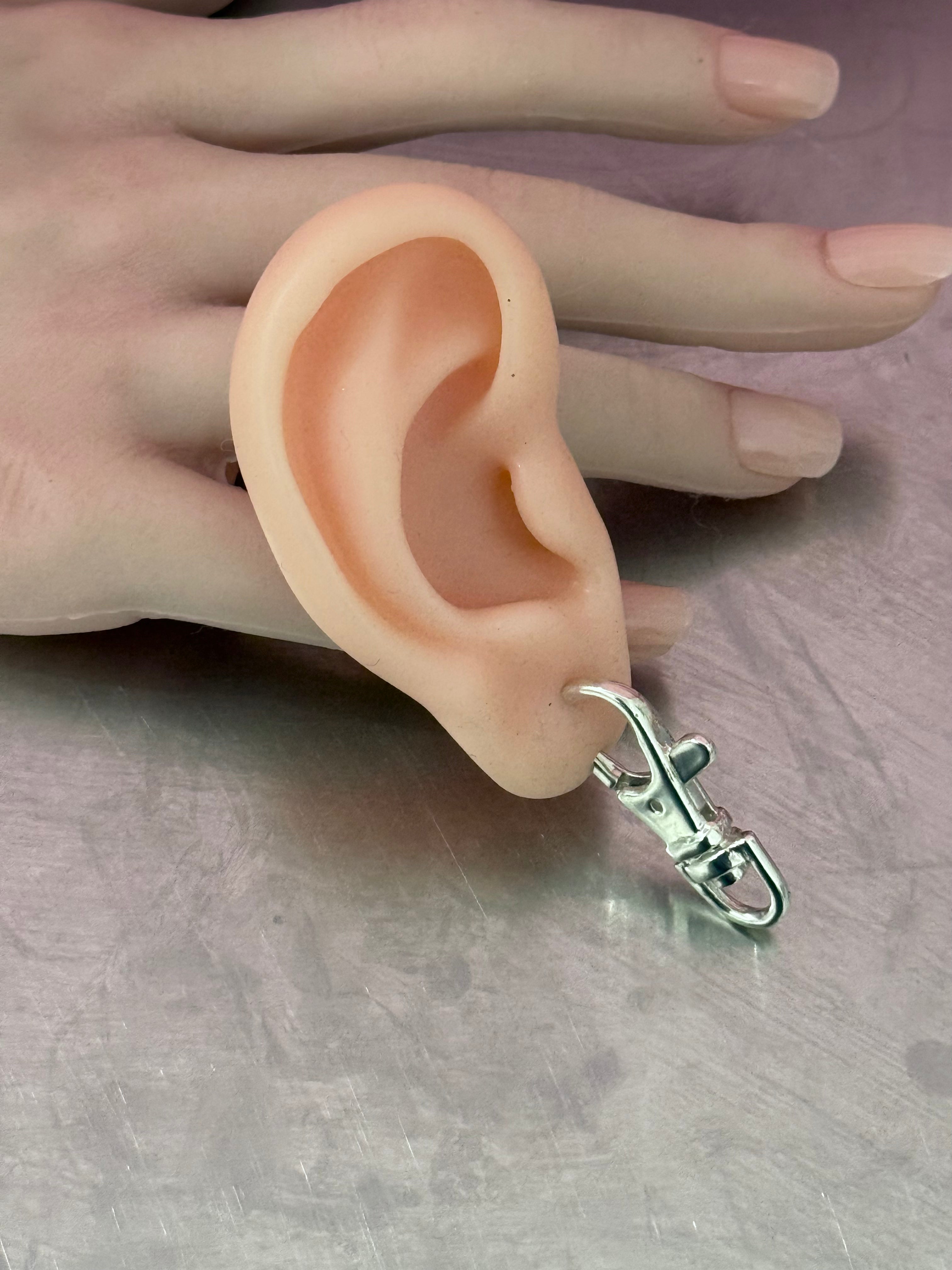 TRIGGER EARRING