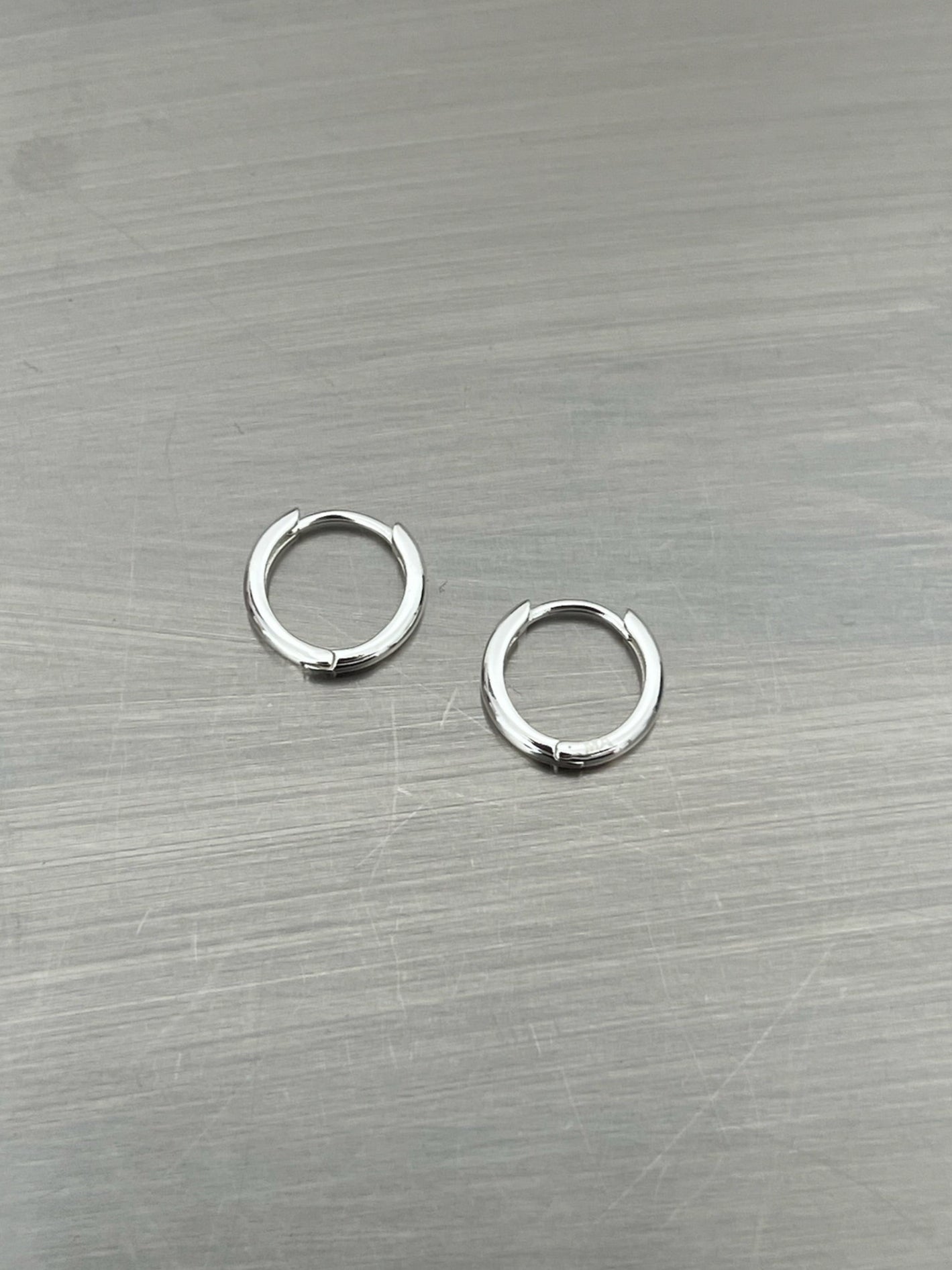 SIGNATURE SILVER HOOP