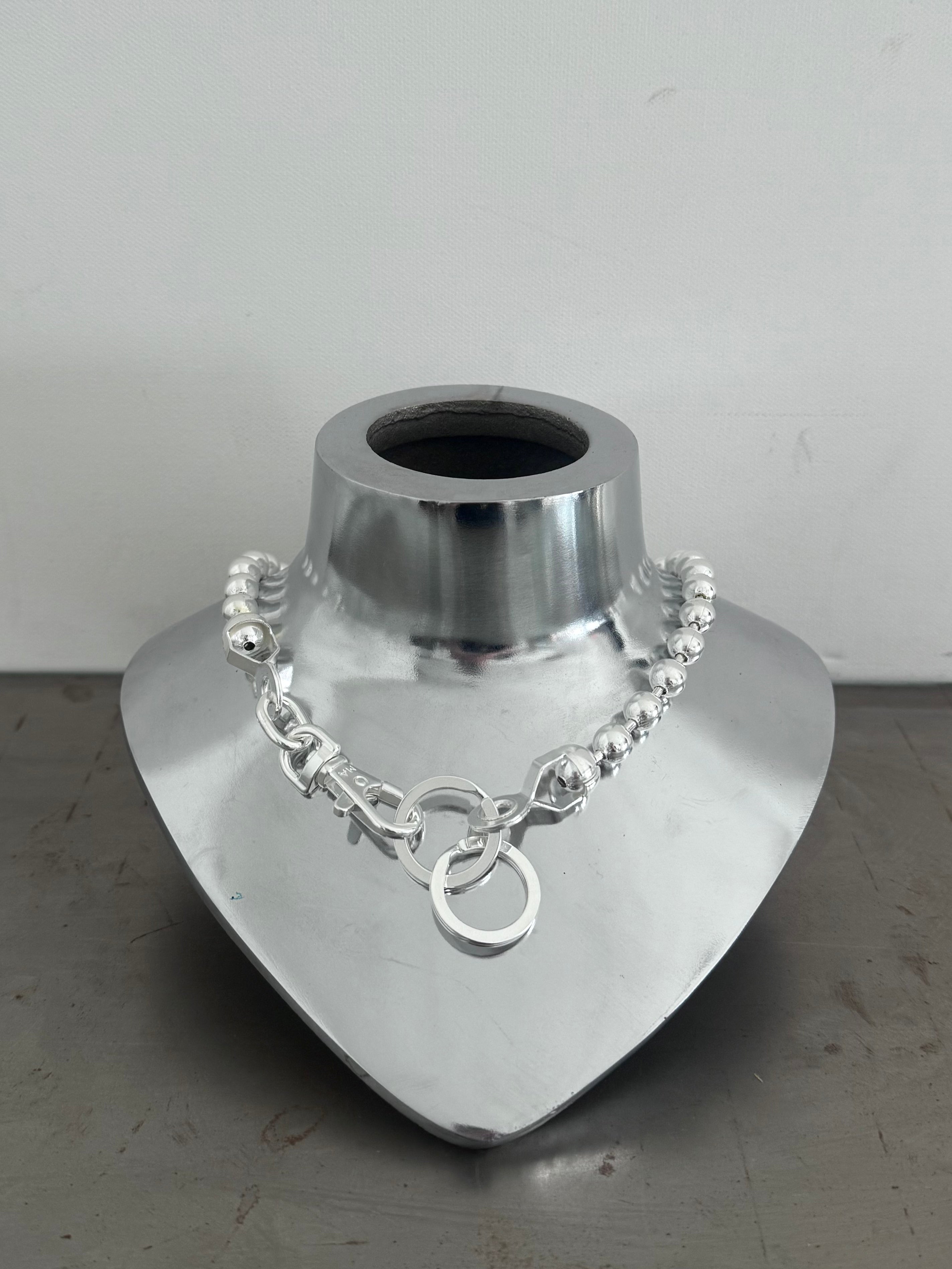 BALL CHOKER