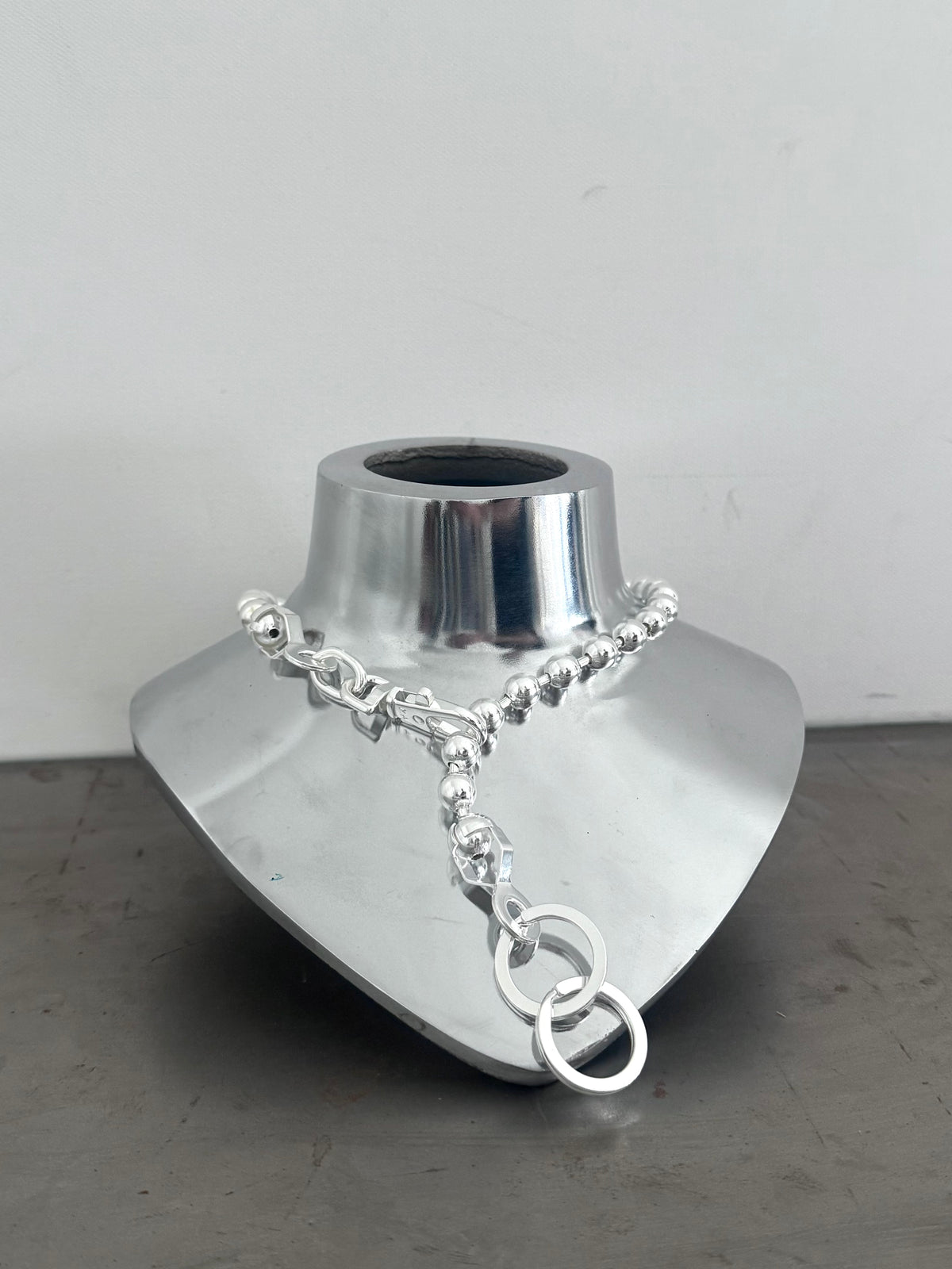 BALL CHOKER