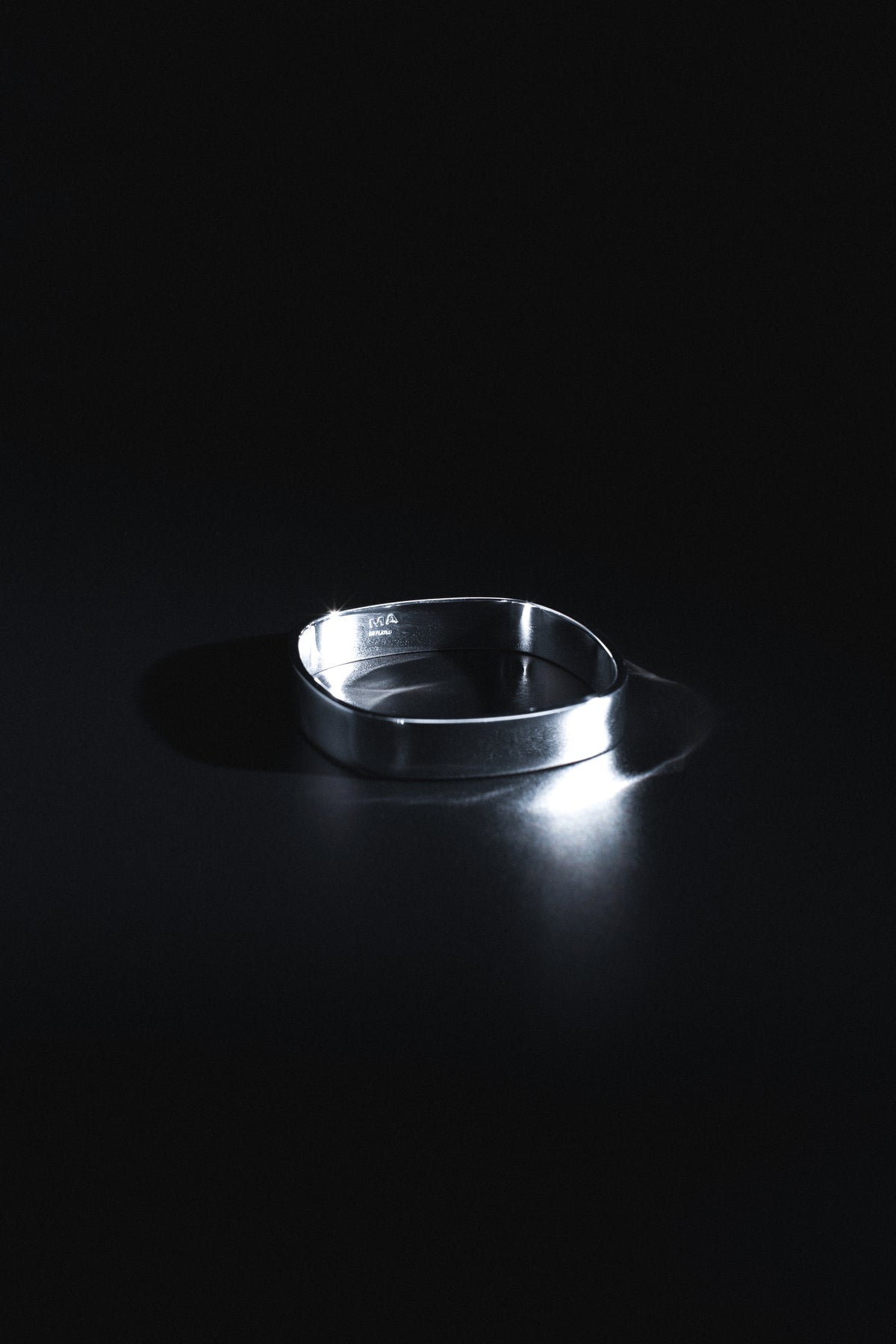 CRUZ CONTINUOUS BANGLE