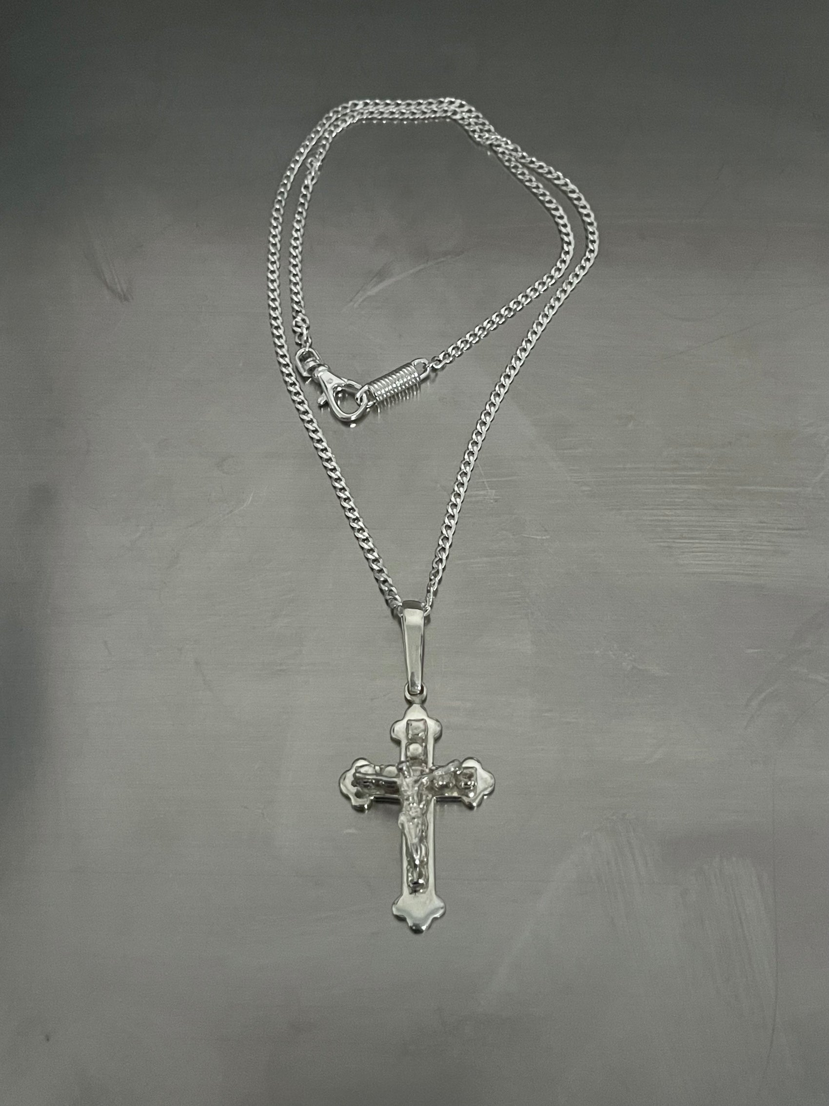 RUI CROSS PENDANT