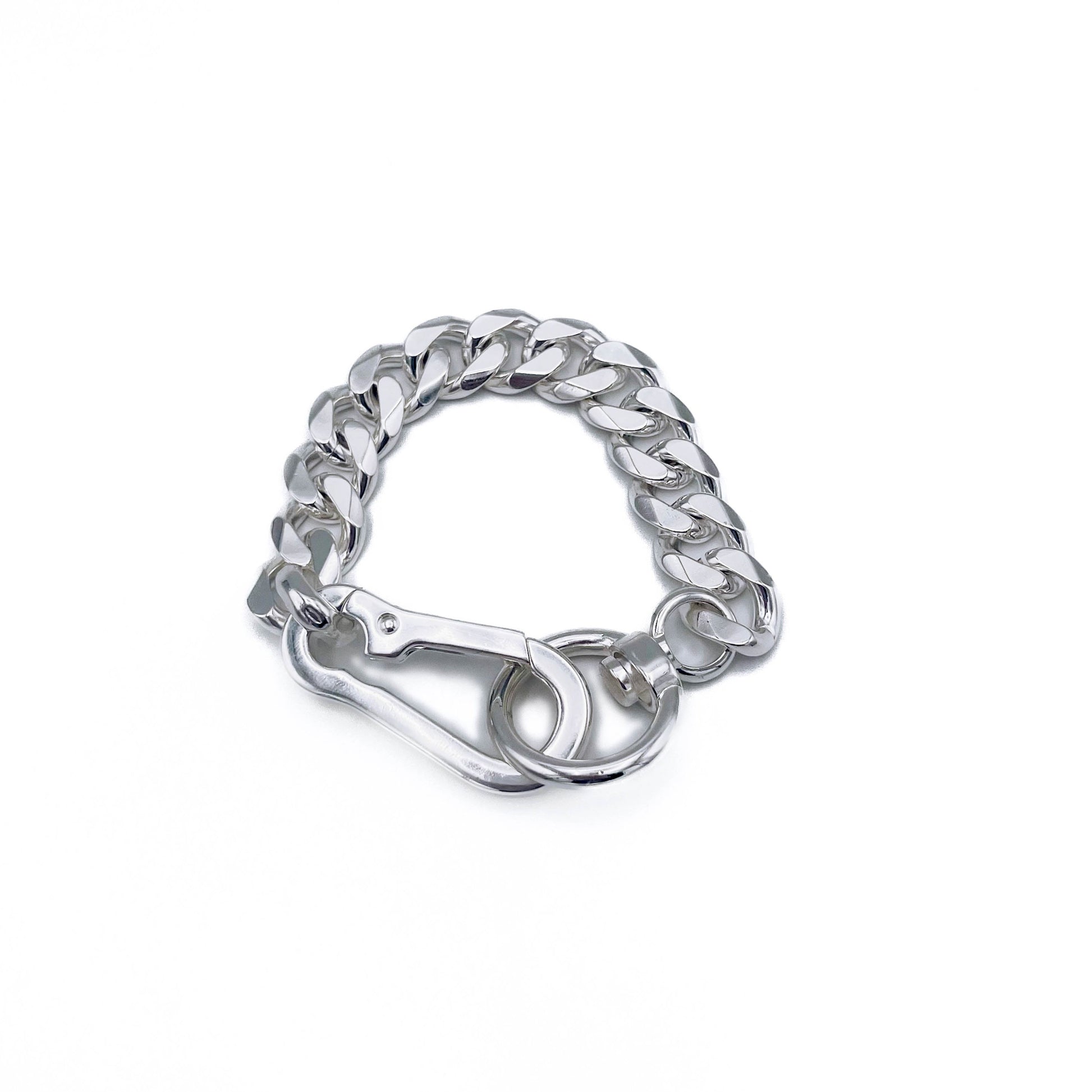 Classic Cuban link bracelet; bold and timeless. flats