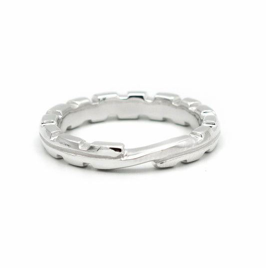 Textured groove pattern band ring in silver . Flats