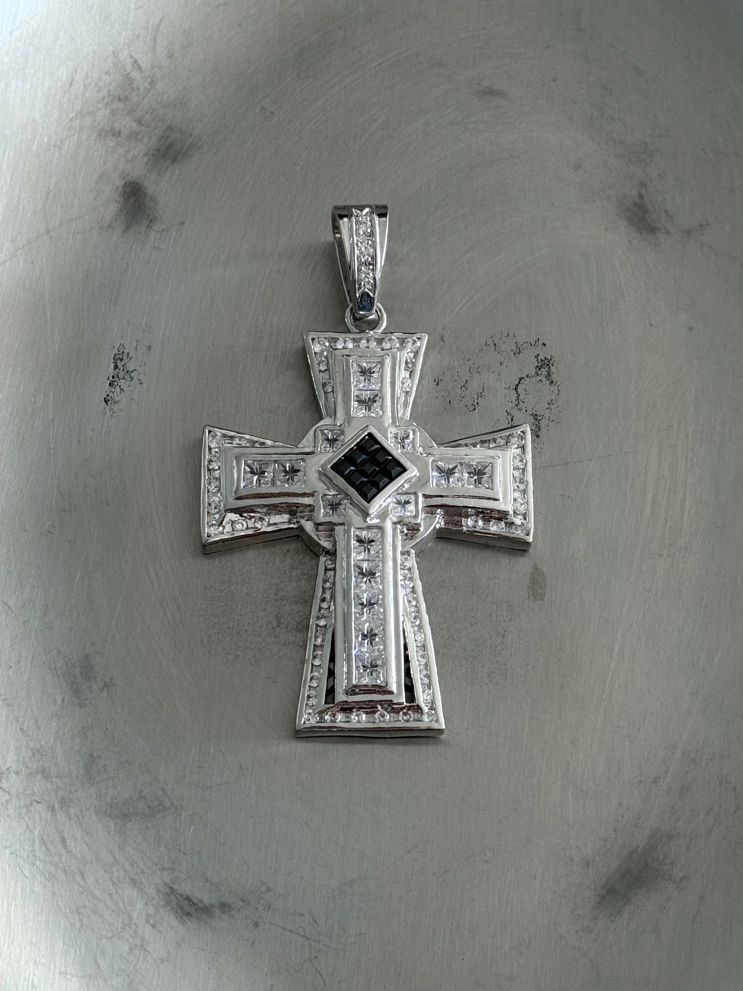 EVE BLING CROSS NECKLACE