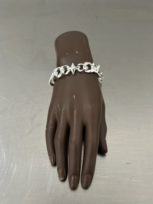 Are Spiked Bracelets Legal in Virginia? Essential Facts Revealed
