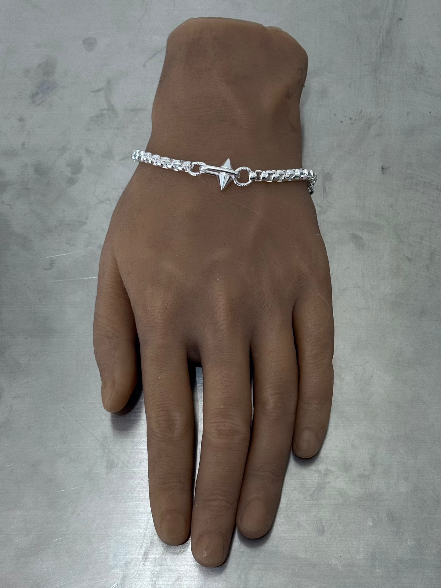 LICHI SPIKE BRACELET
