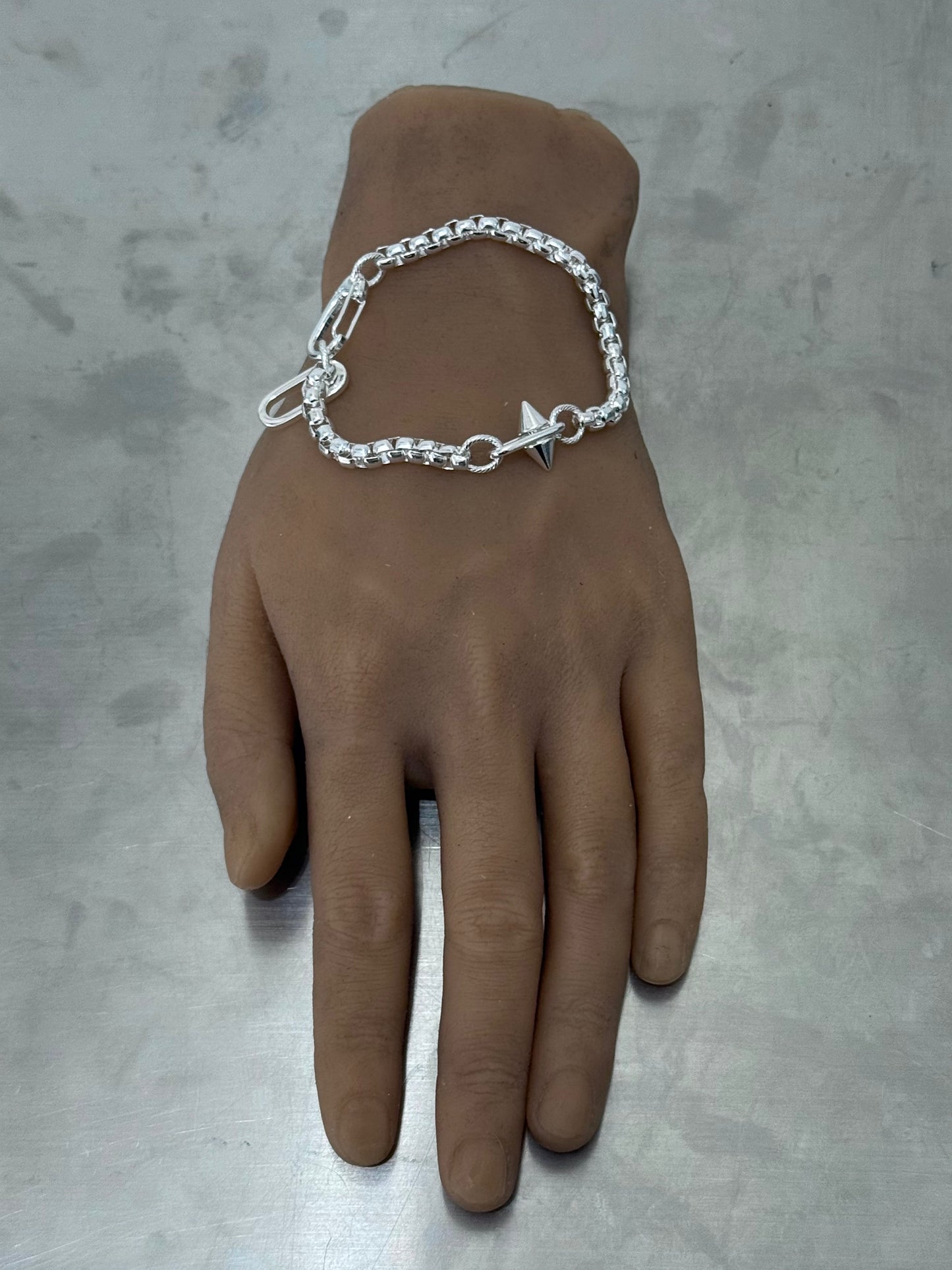 LICHI SPIKE BRACELET