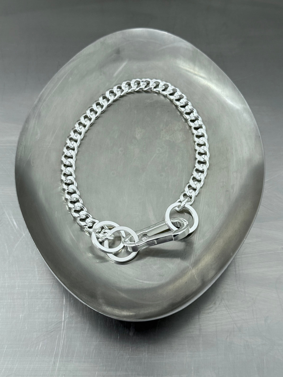 PEAR CURB NECKLACE