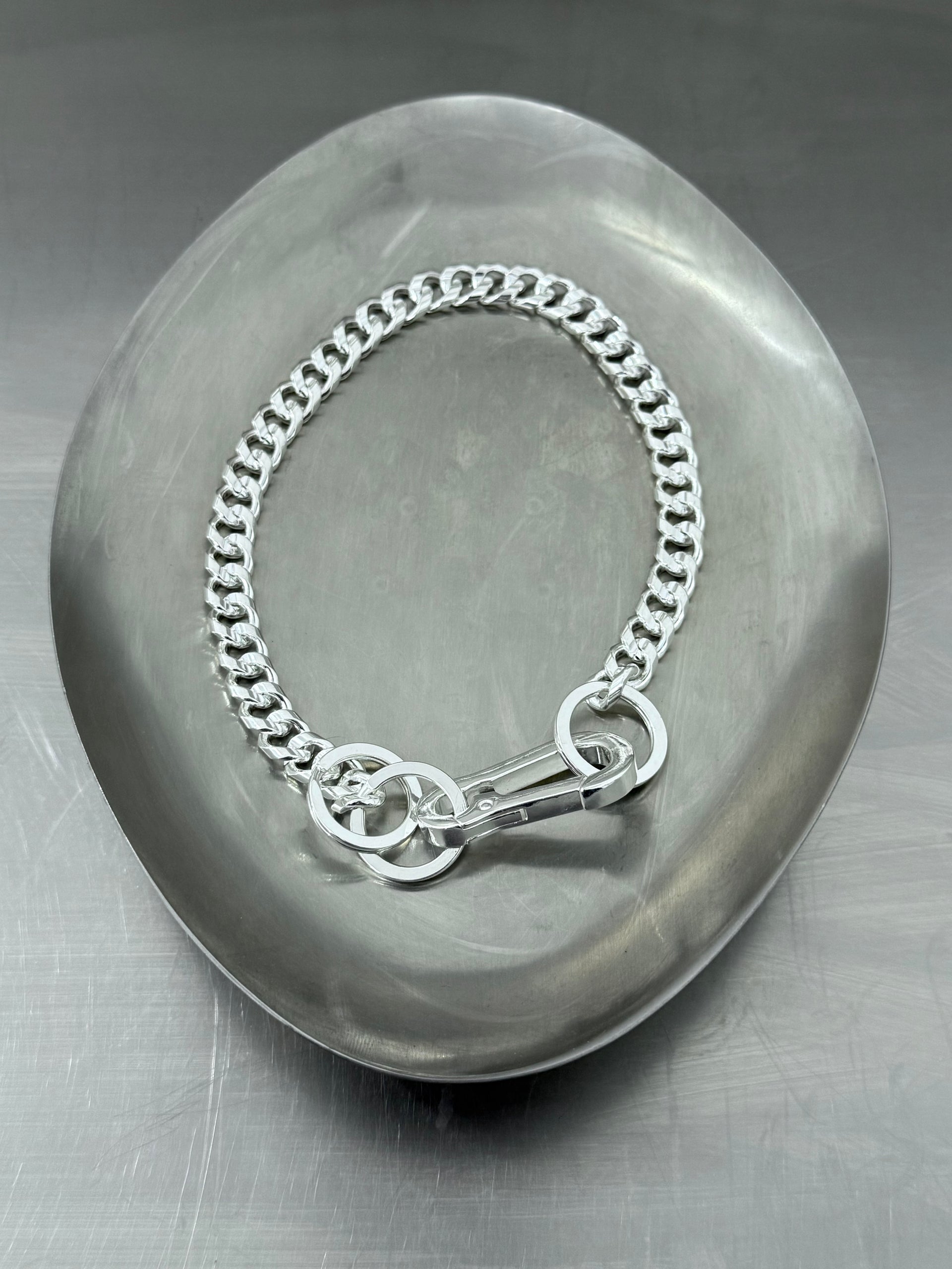 PEAR CURB NECKLACE