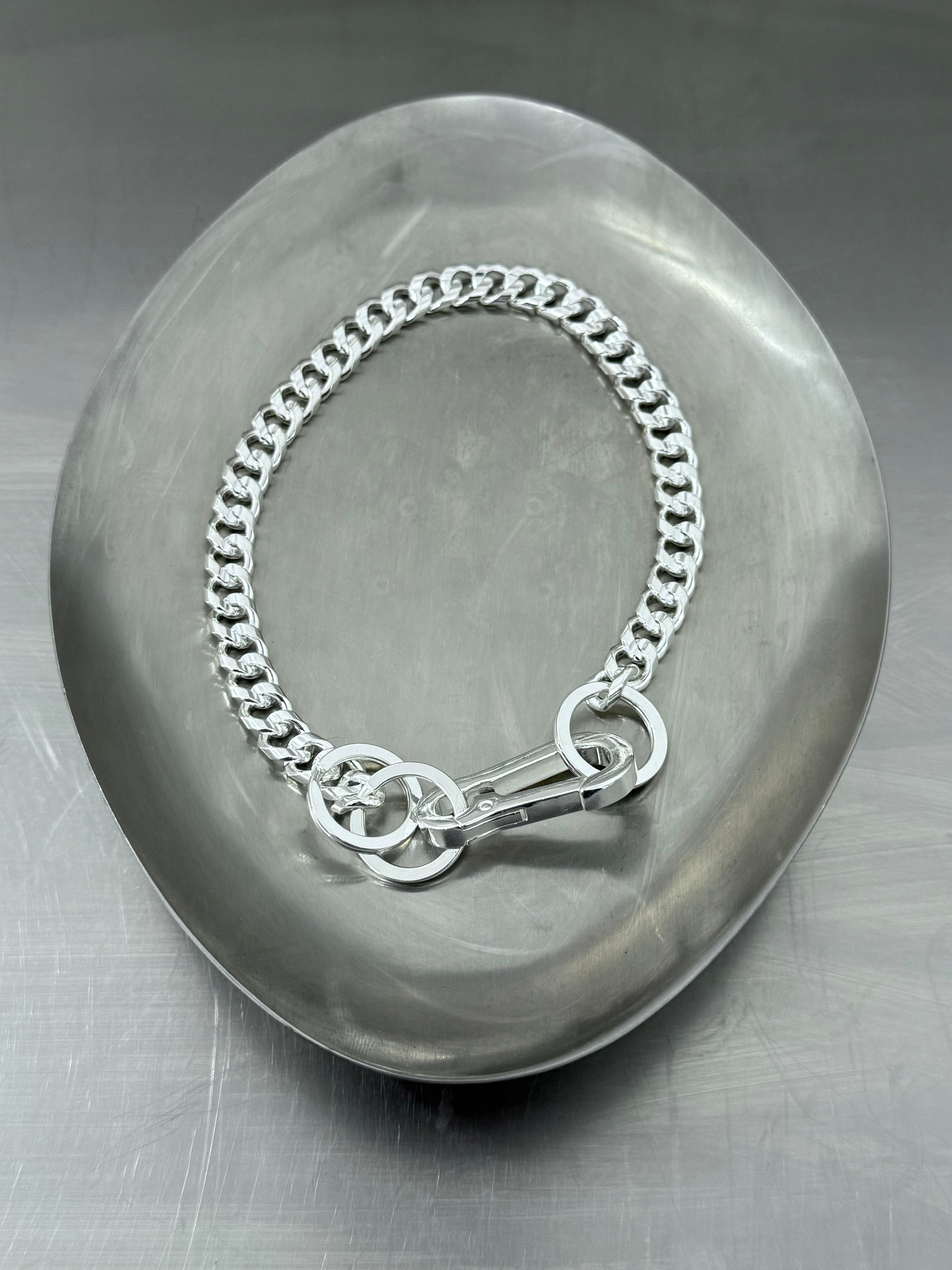 PEAR CURB NECKLACE