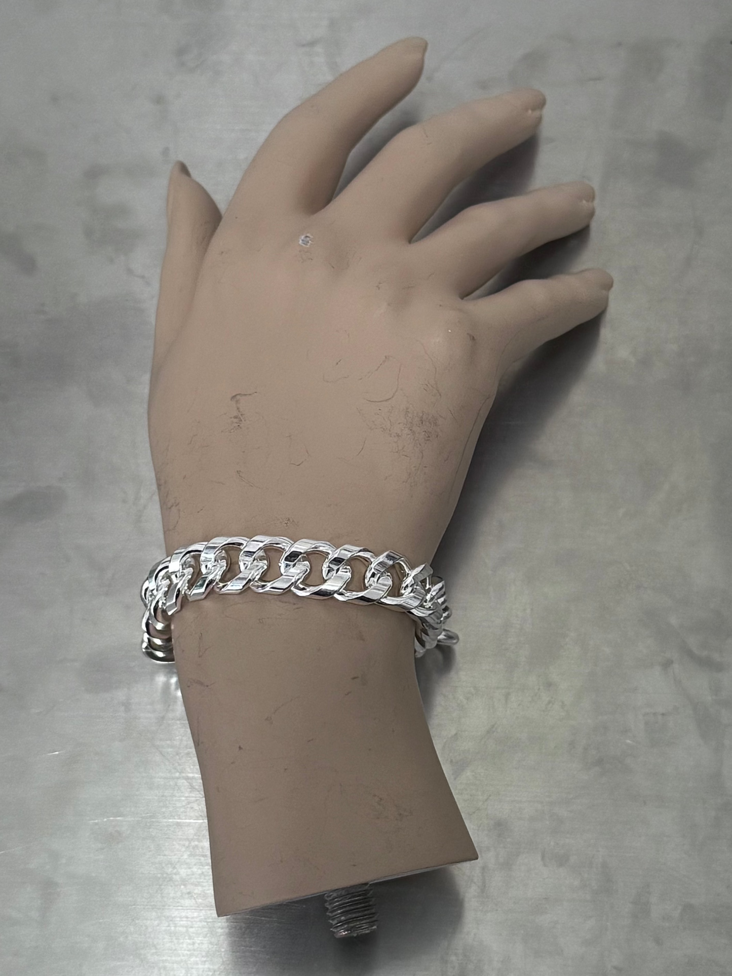 TOMMI CURB BRACELET