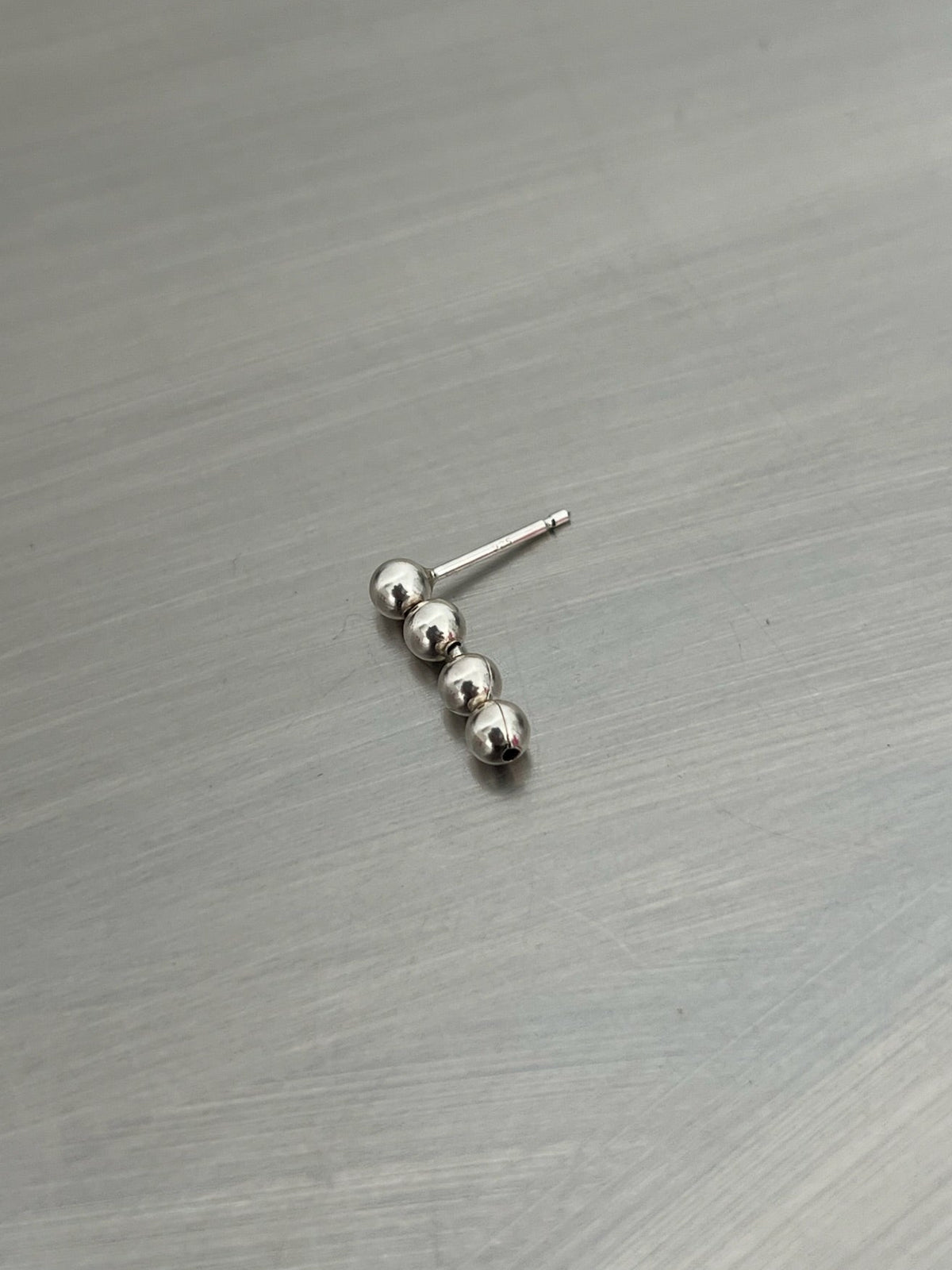 PEGGY BALL SILVER EARRING