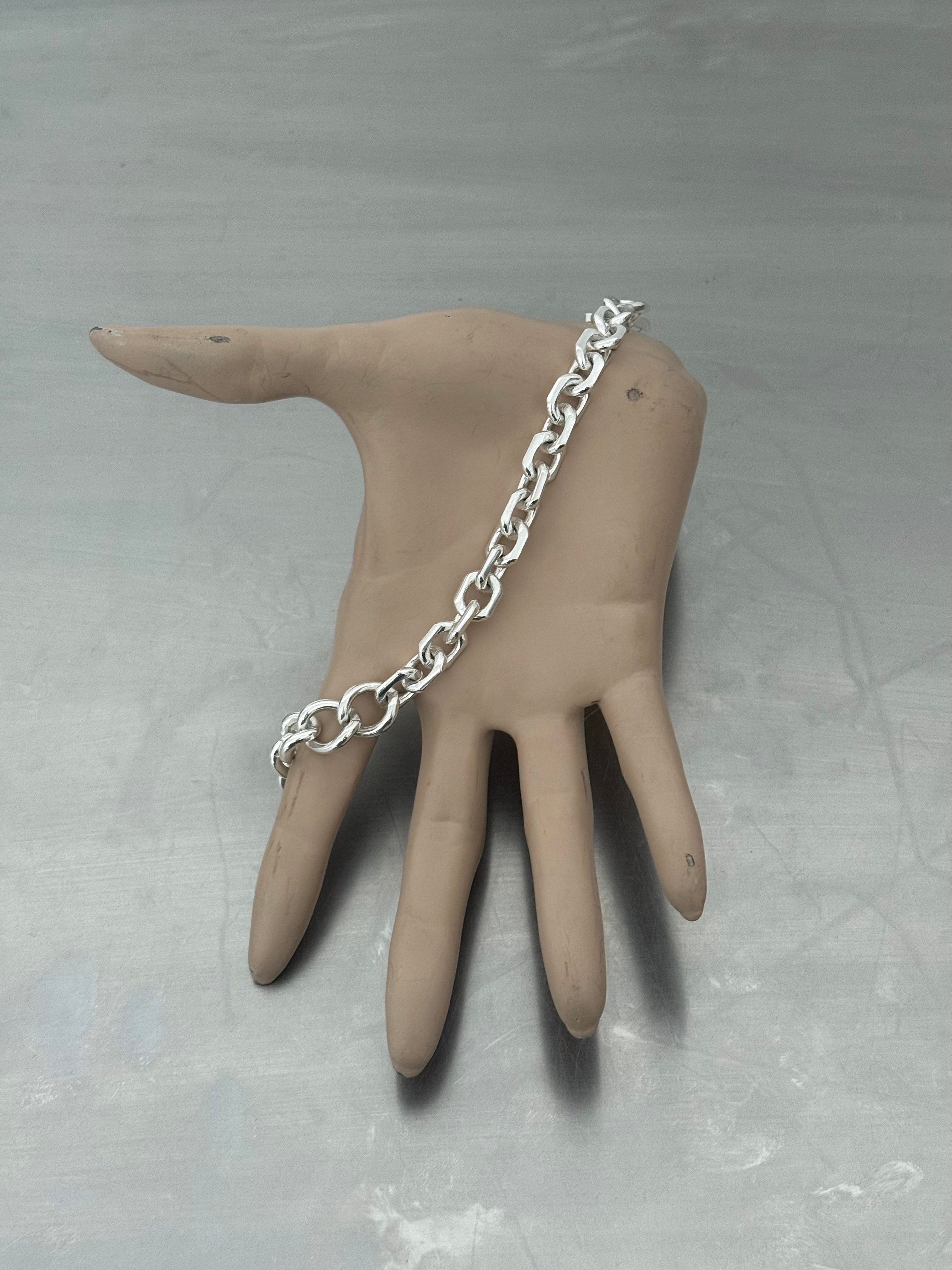 LONE DIAMOND LINK BRACELET