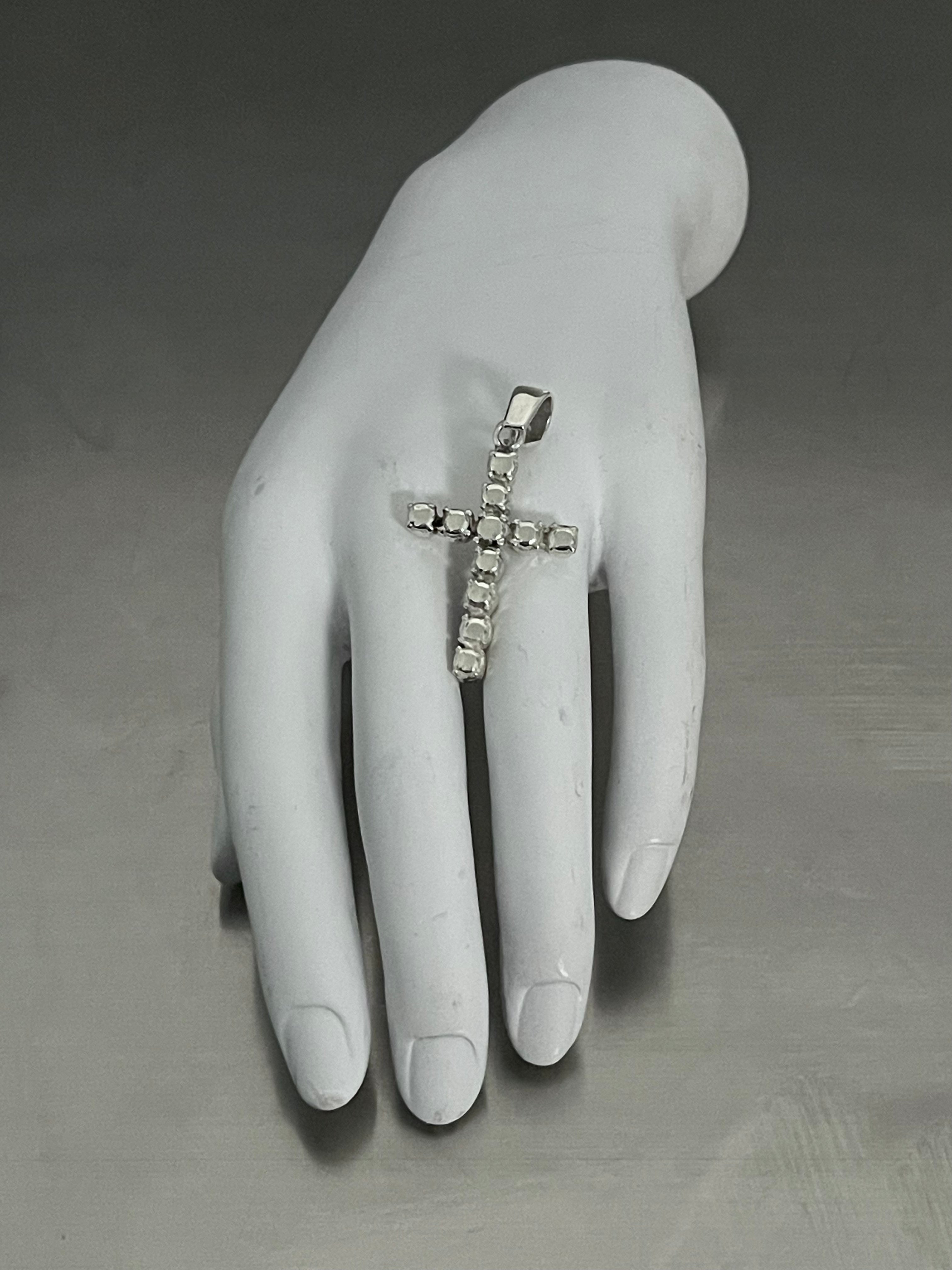 SILVER STONE CROSS PENDANT
