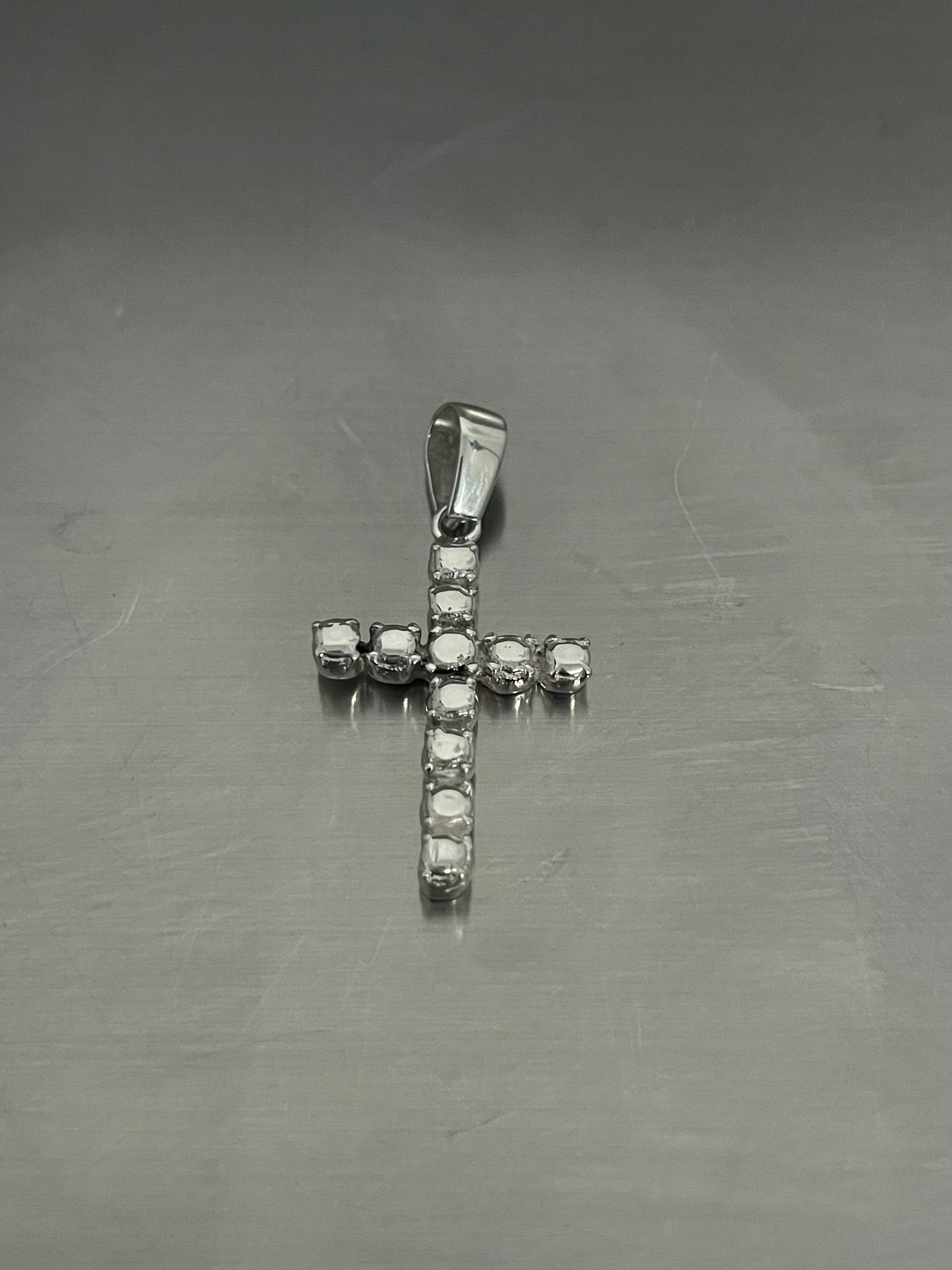 SILVER STONE CROSS PENDANT
