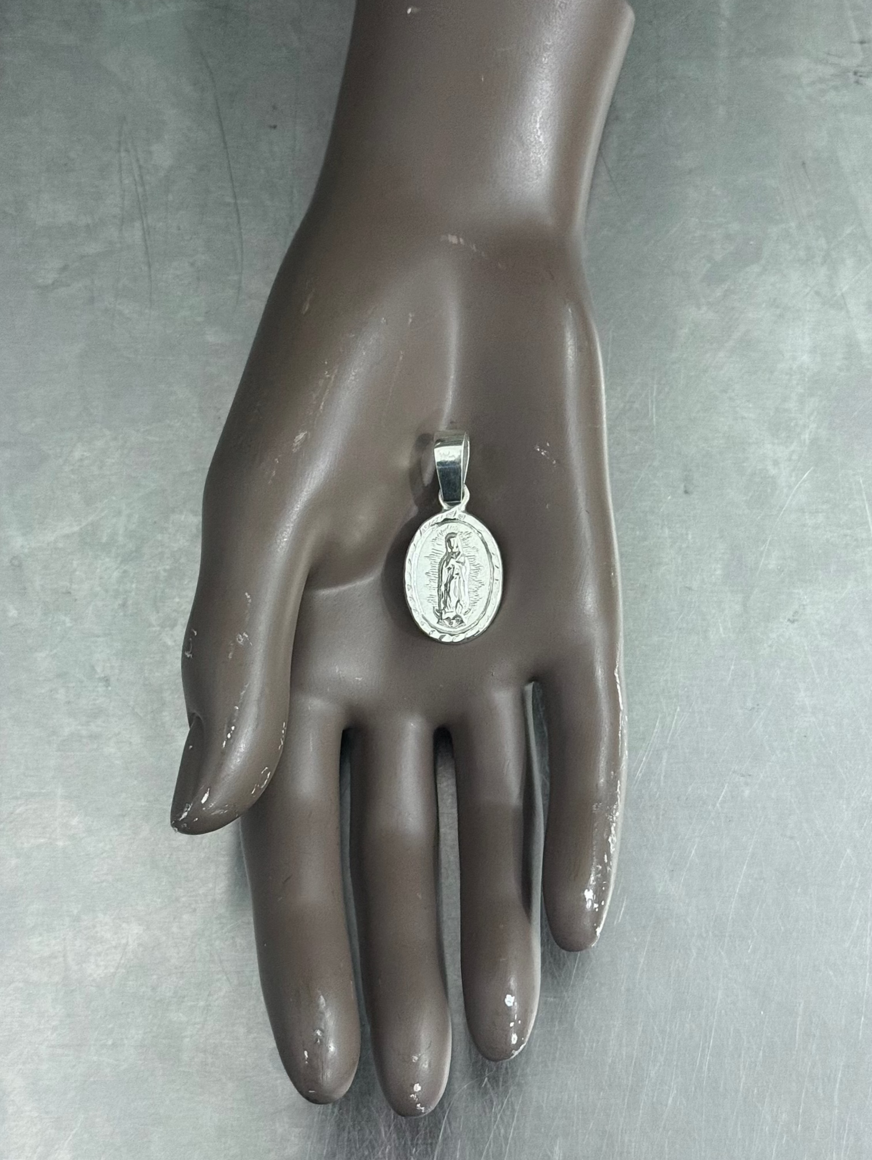 MARY PENDANT