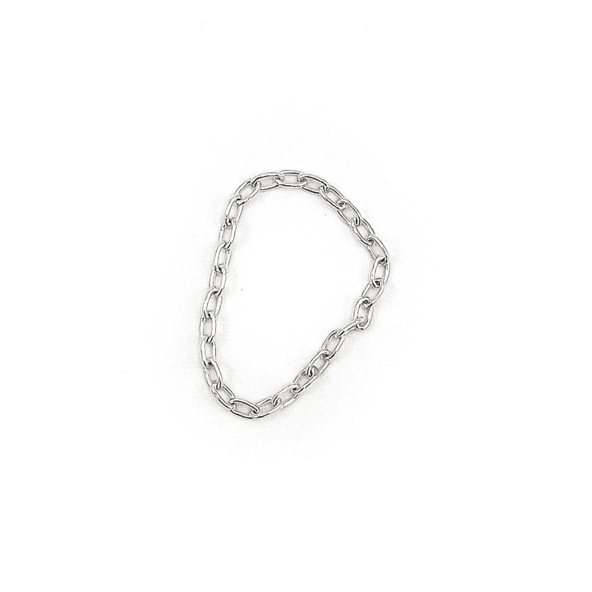 Classic rolo chain link ring in solid silver. flat 