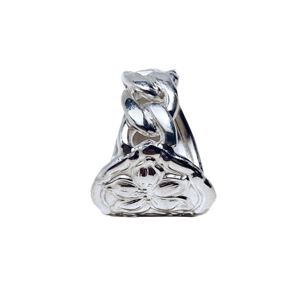 Vintage-inspired spoon handle ring in sterling silver . flat
