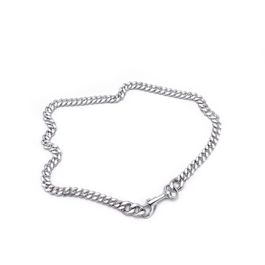 Sleek thin-link chain; minimal and refined .